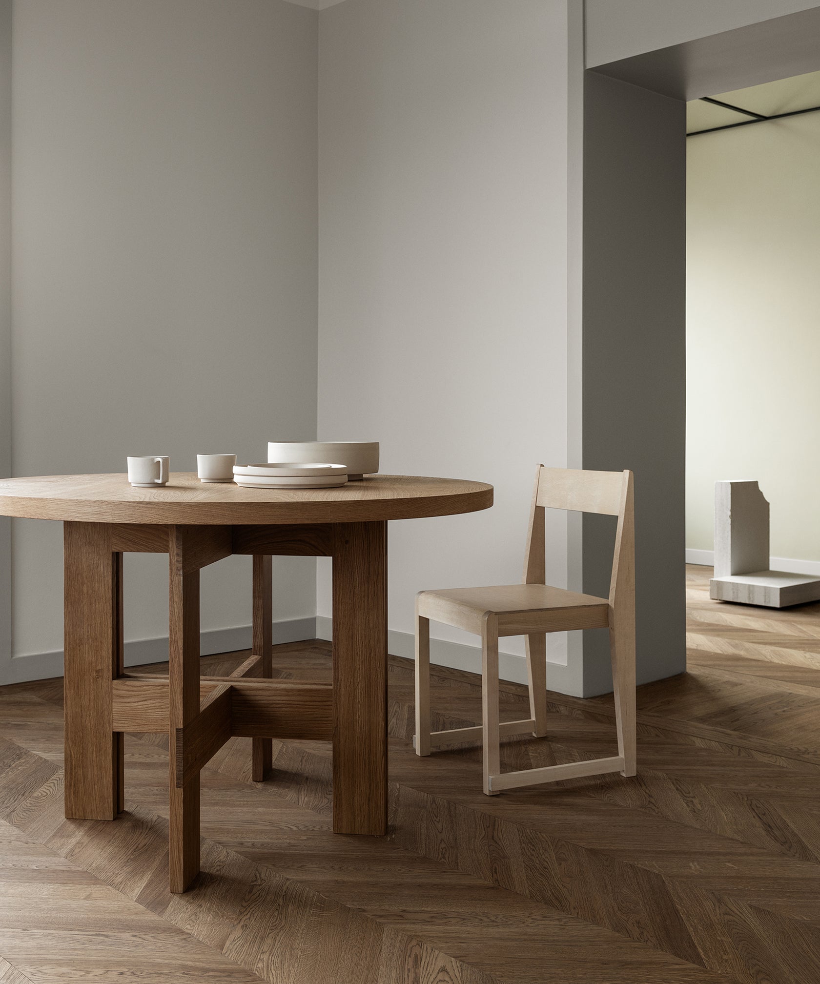 Farmhouse Round Trestle Table | Oak Table by Frama – TRNK