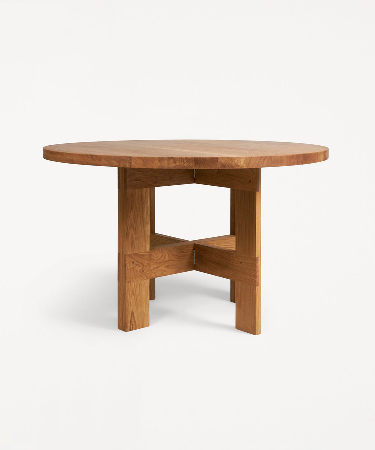 Farmhouse Round Trestle Table | Oak Table by Frama – TRNK