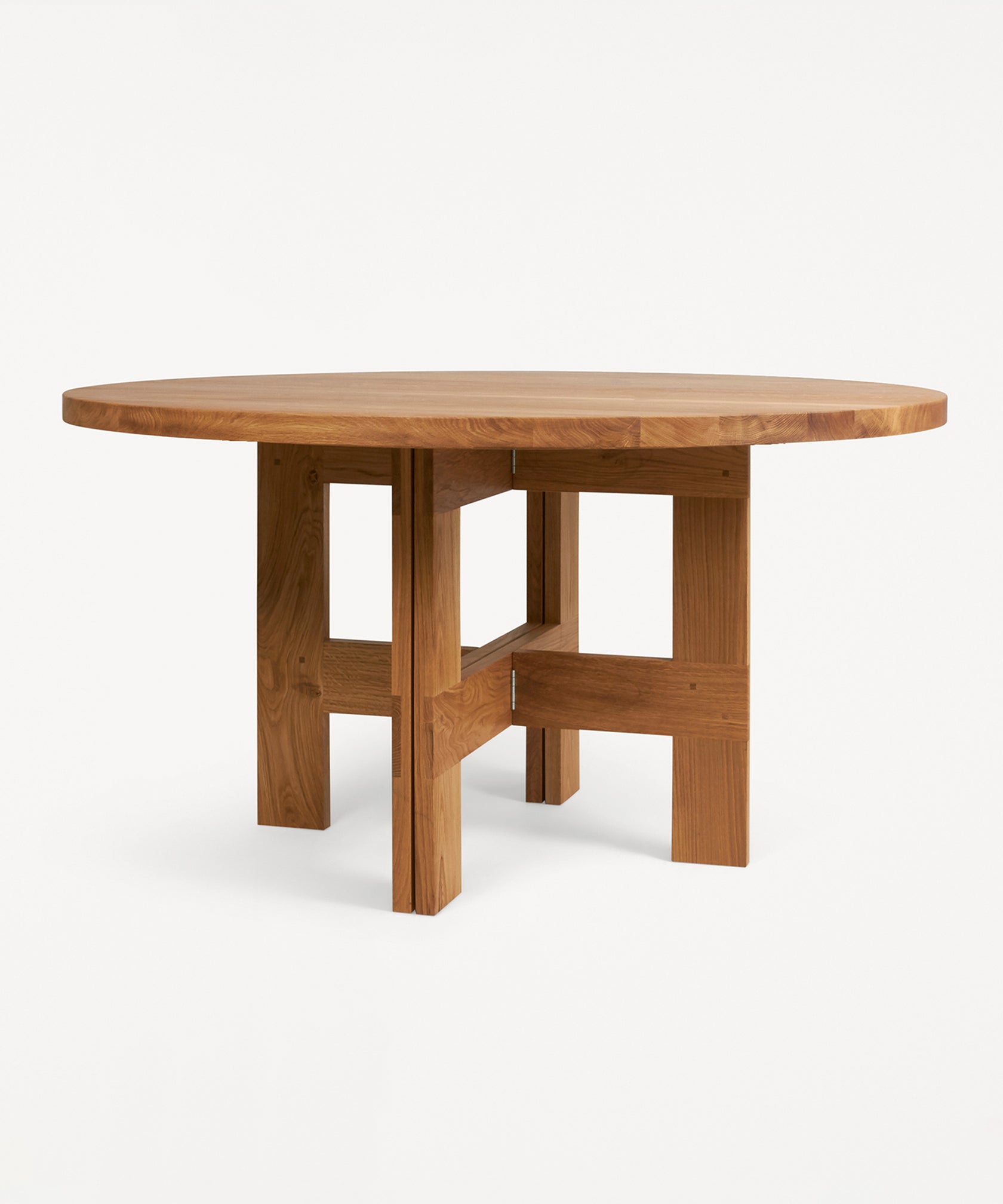Farmhouse Round Trestle Table | Oak Table by Frama – TRNK