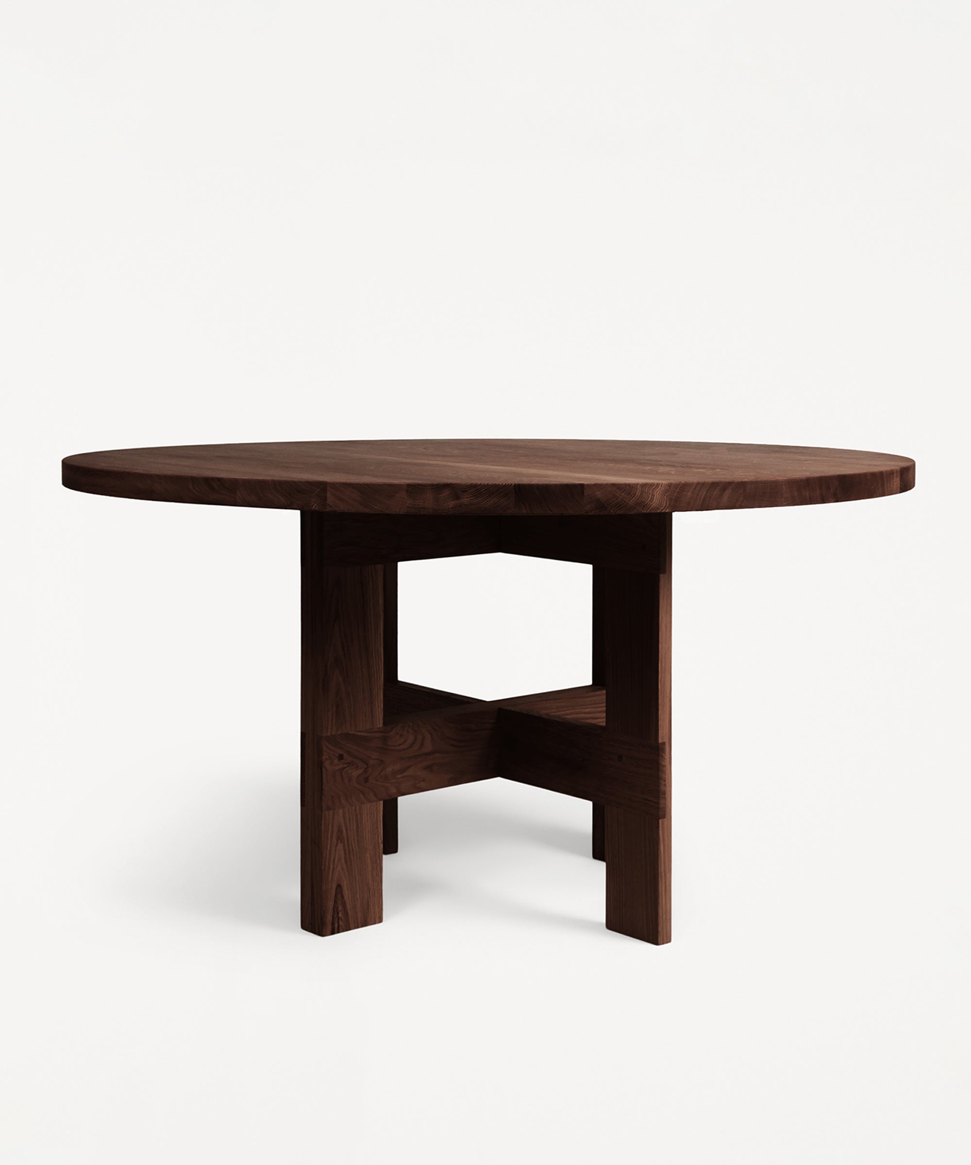 Farmhouse Round Trestle Table | Oak Table by Frama – TRNK