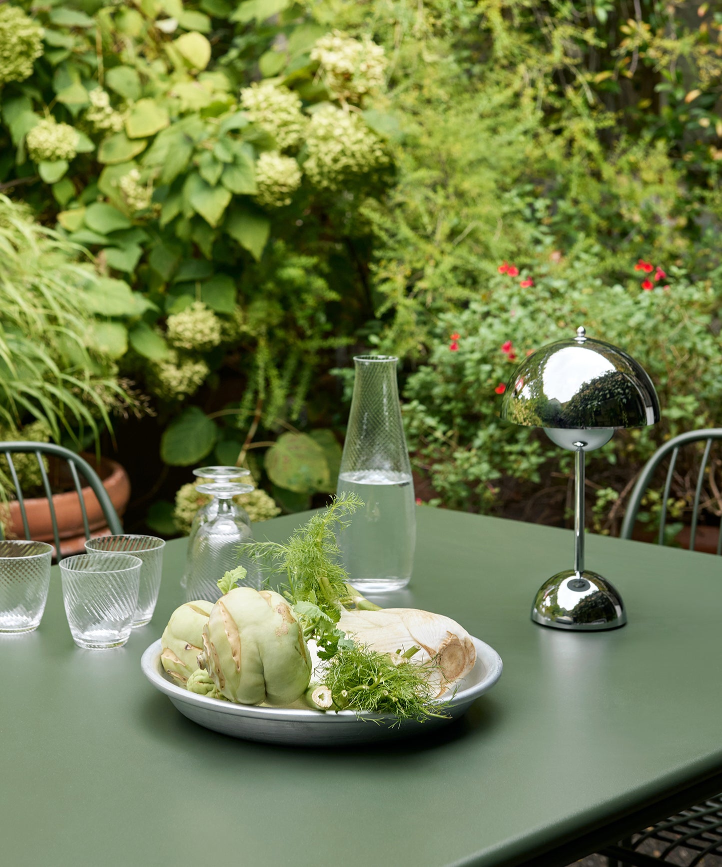 Flowerpot Portable Table Lamp VP9