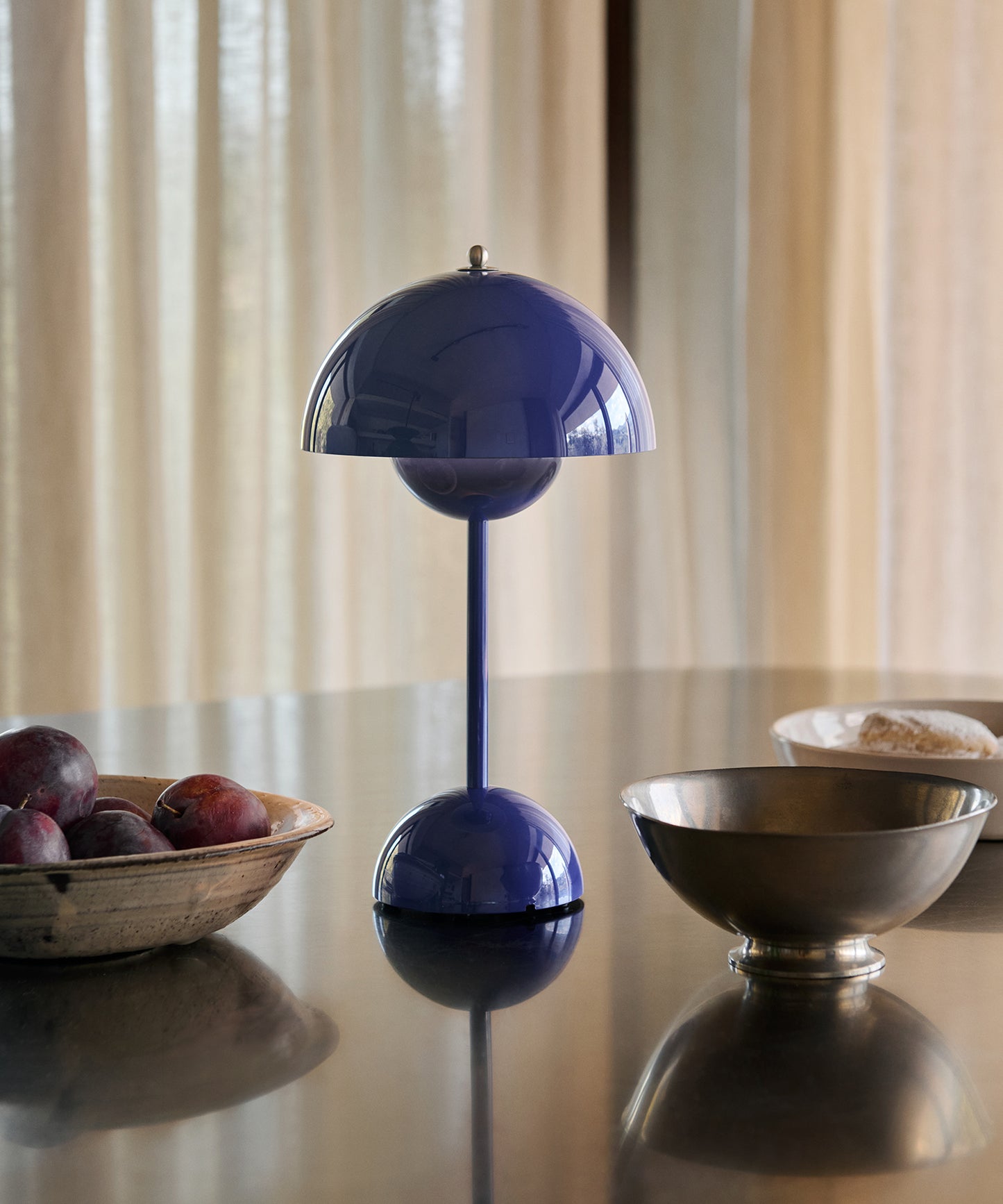 Flowerpot Portable Table Lamp VP9