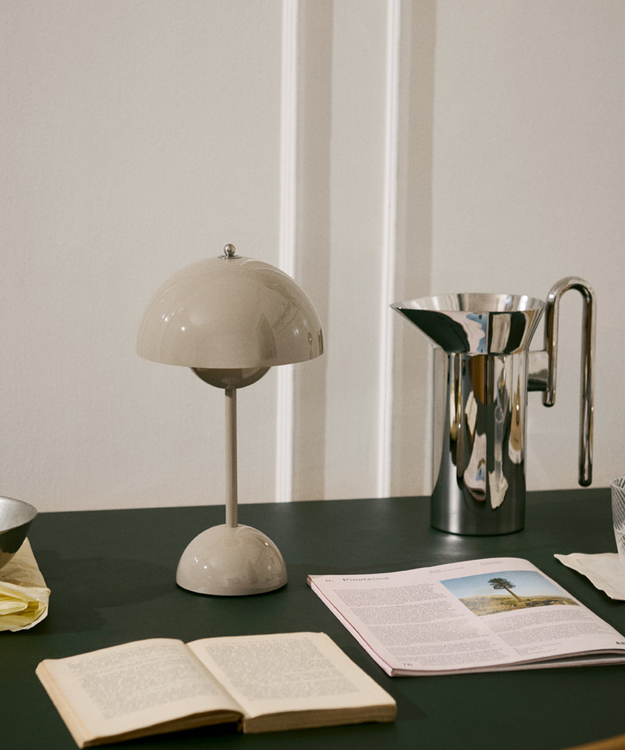 Flowerpot Portable Table Lamp VP9