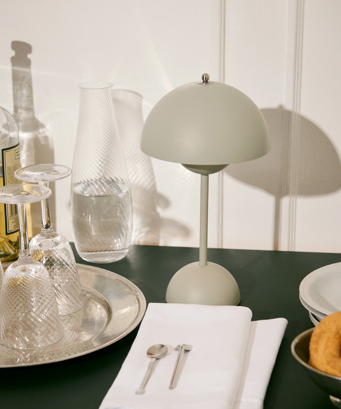 Flowerpot Portable Table Lamp VP9