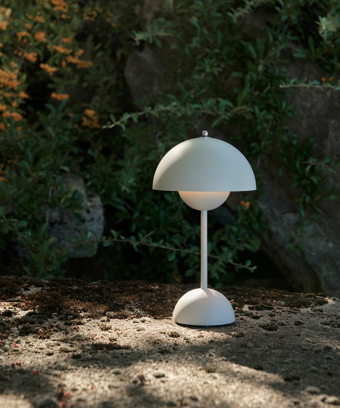 Flowerpot Portable Table Lamp VP9