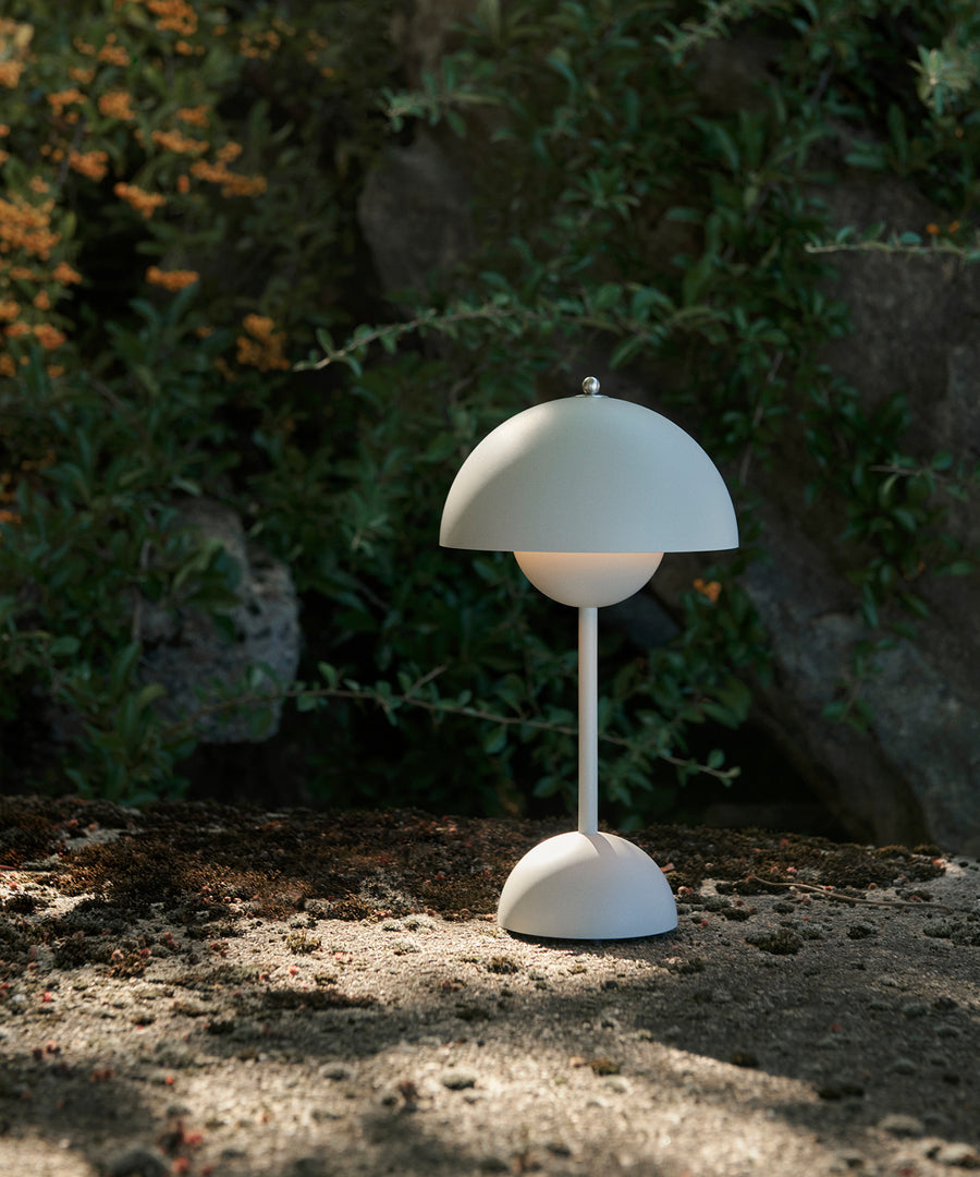 Flowerpot Portable Table Lamp VP9