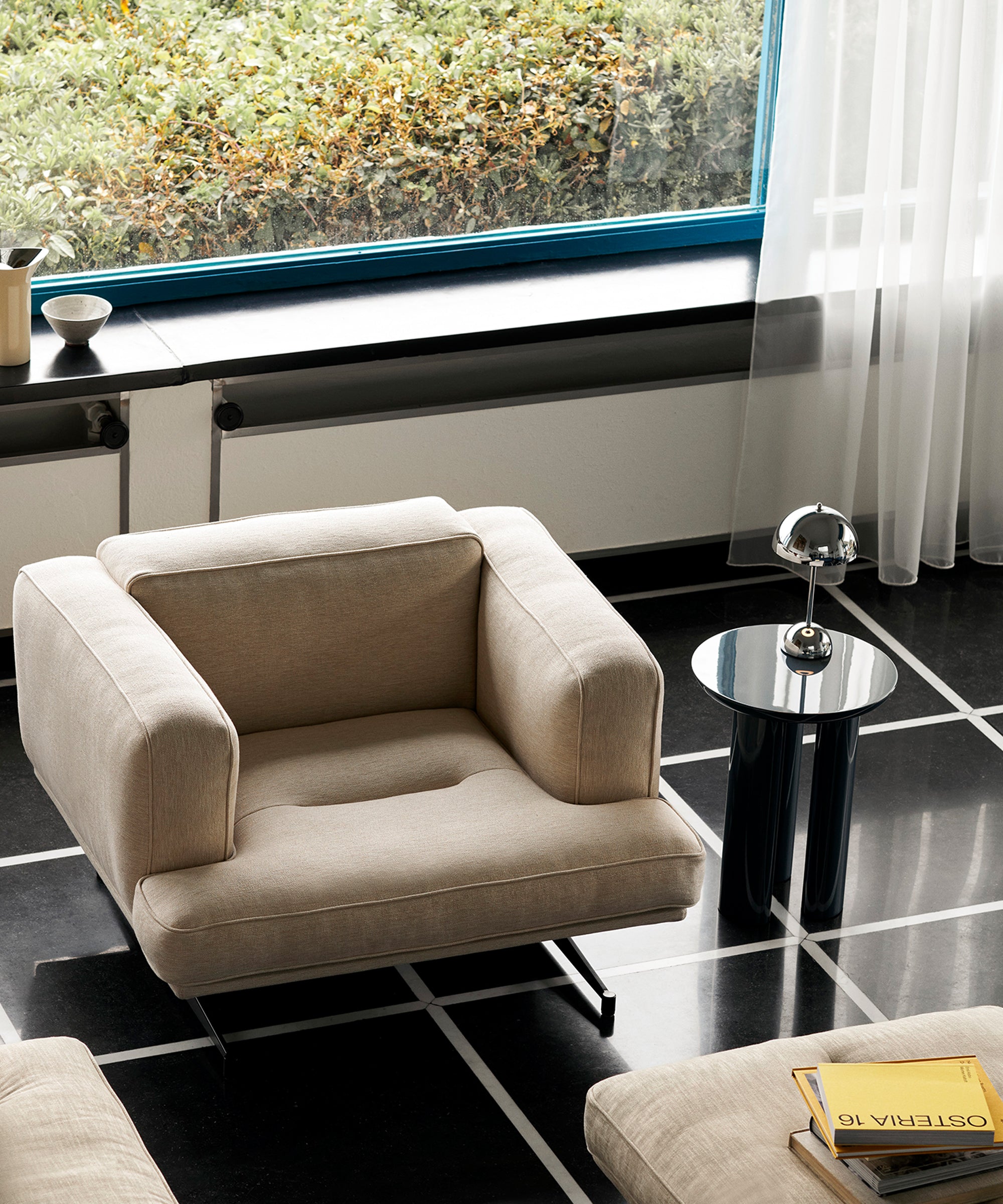 Flowerpot Portable Table Lamp VP9