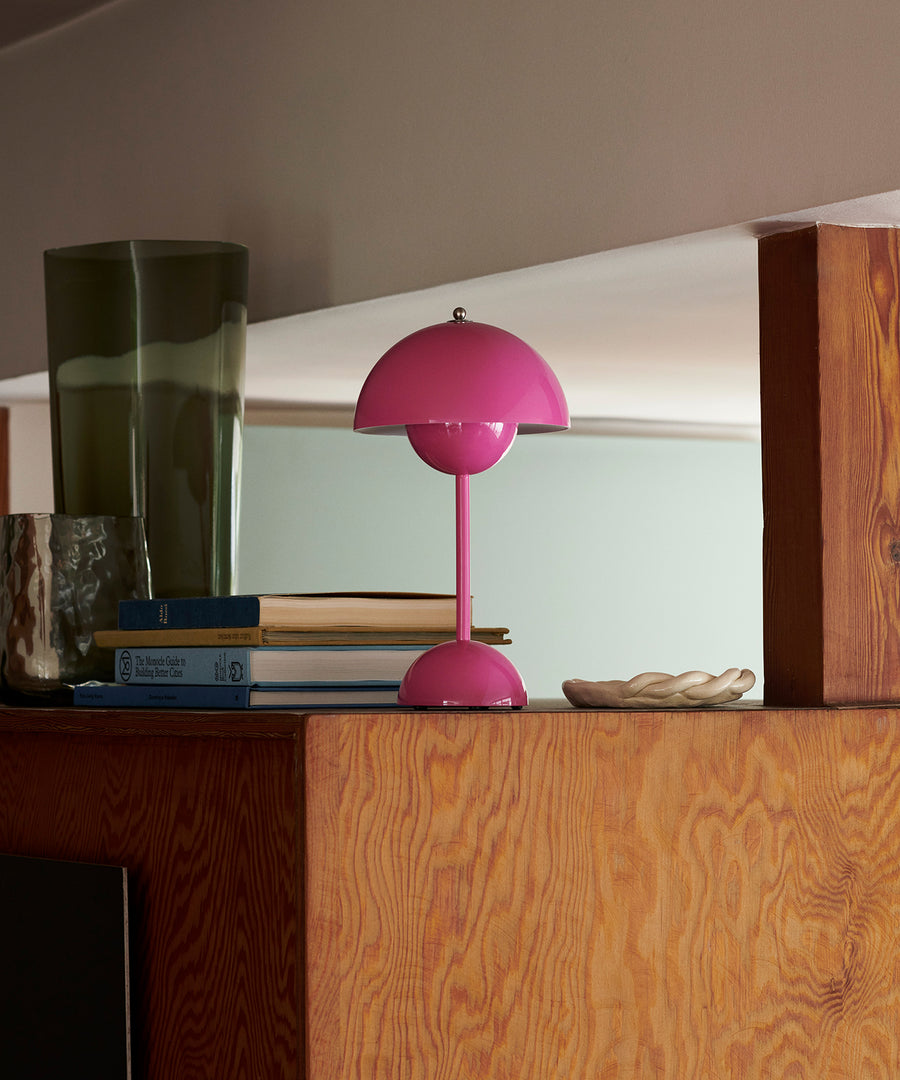 Flowerpot Portable Table Lamp VP9