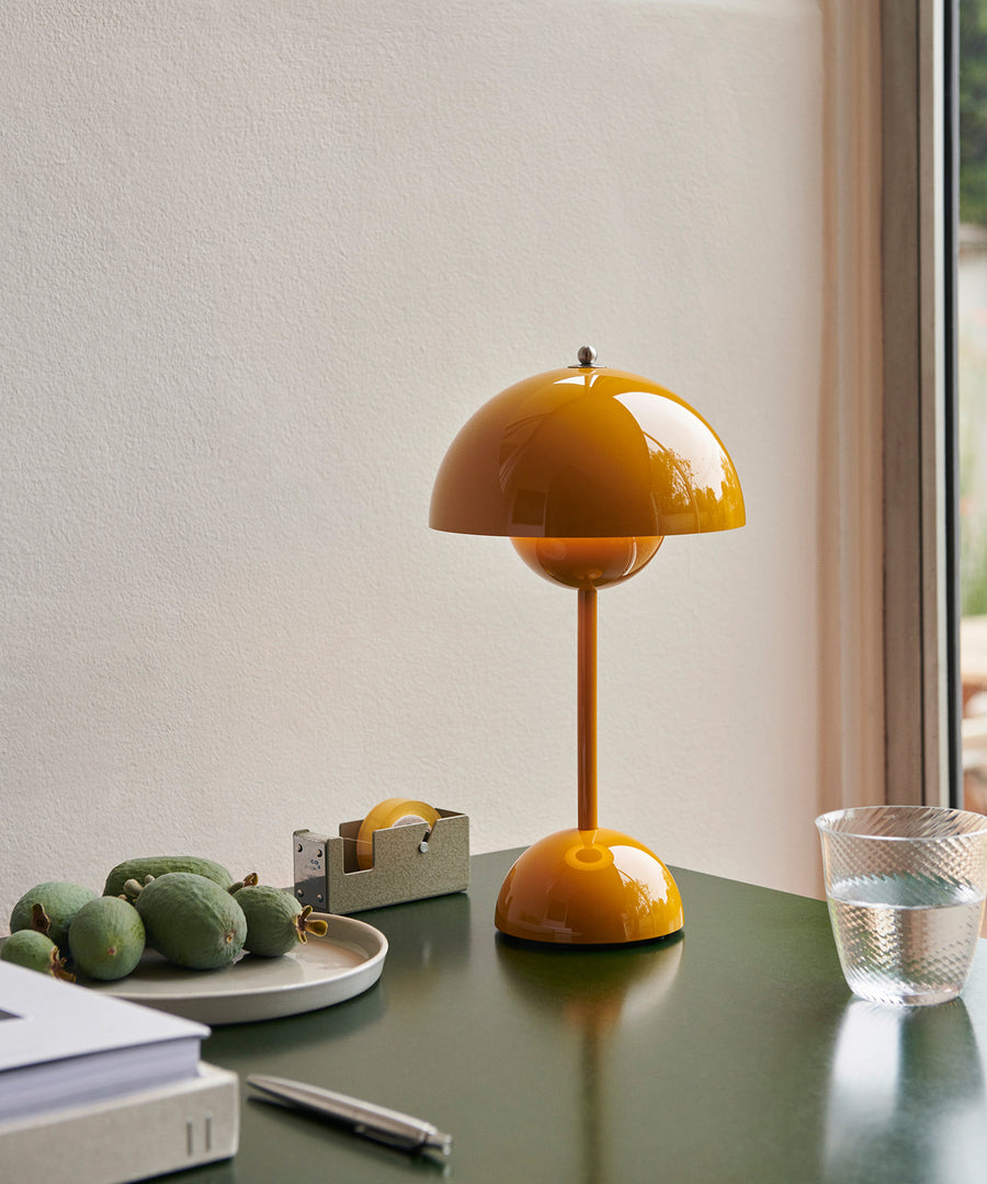 Flowerpot Portable Table Lamp VP9