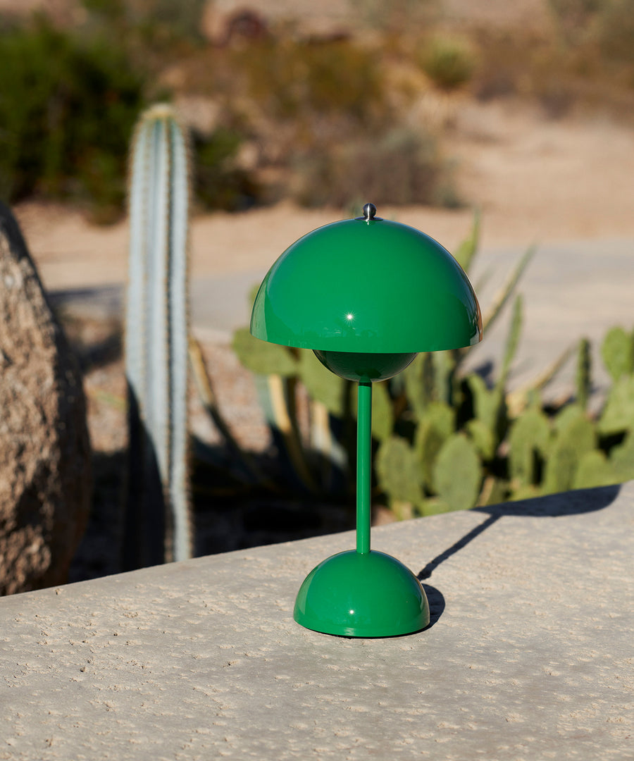 Flowerpot Portable Table Lamp VP9