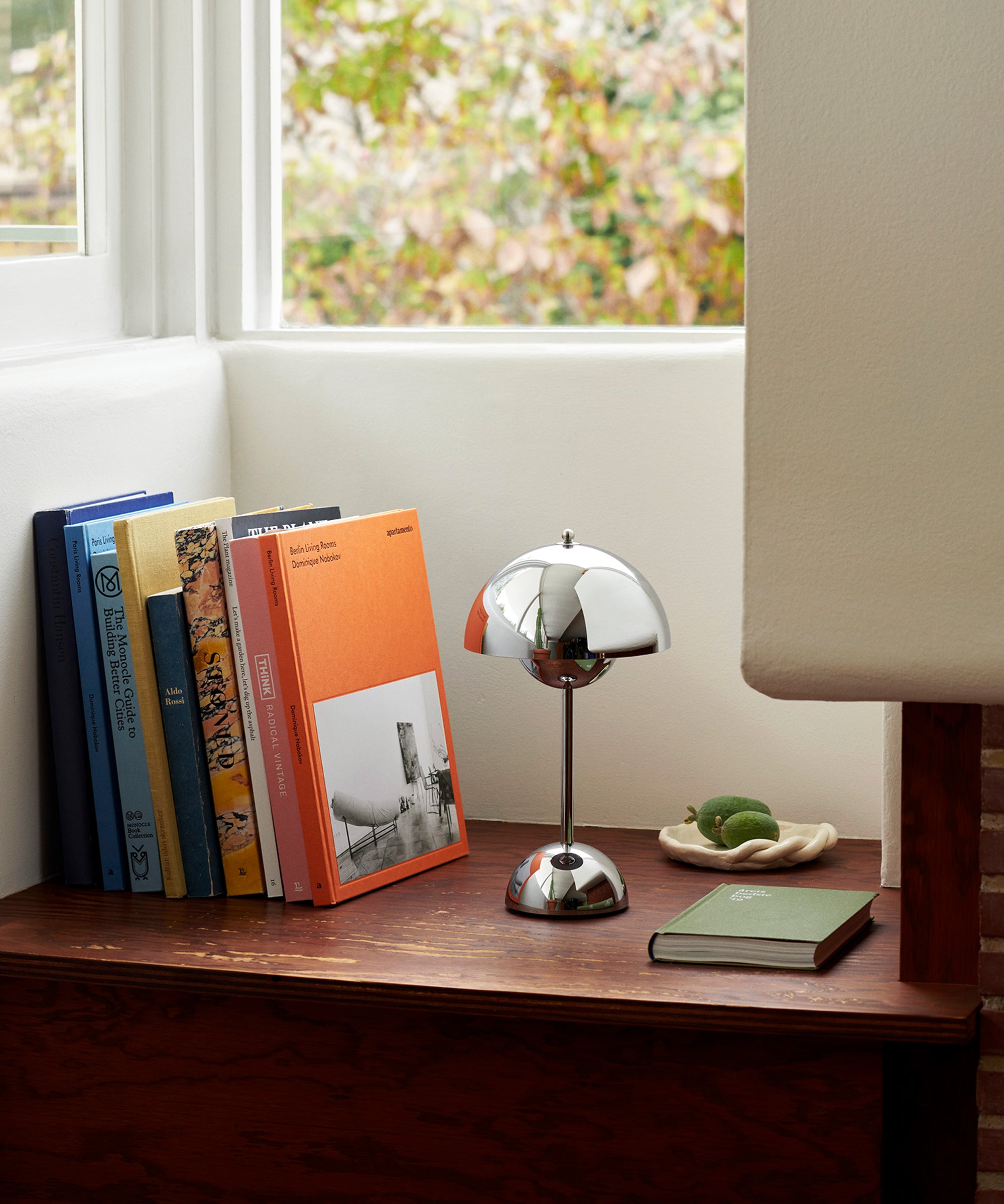 Flowerpot Portable Table Lamp VP9