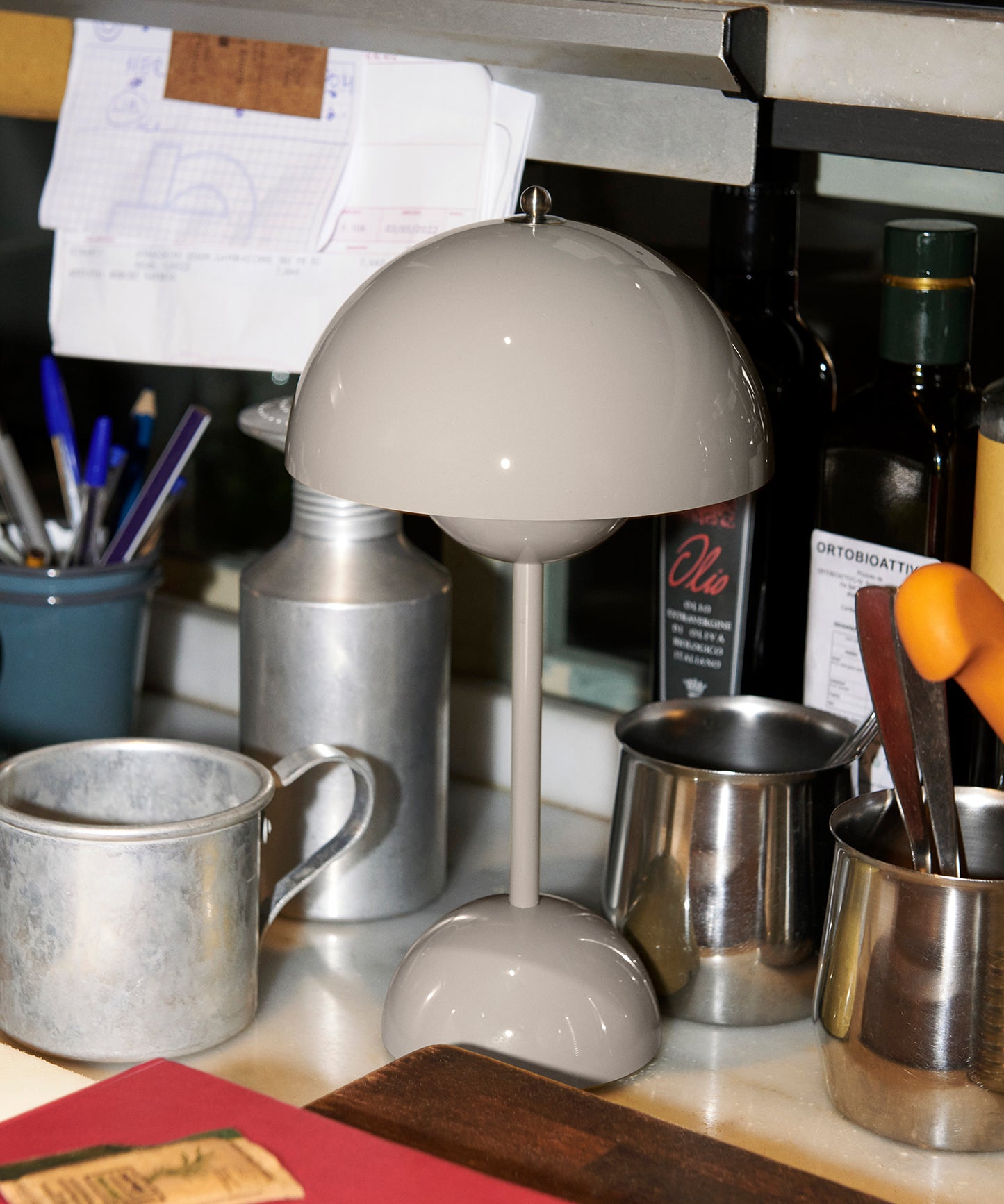 Flowerpot Portable Table Lamp VP9