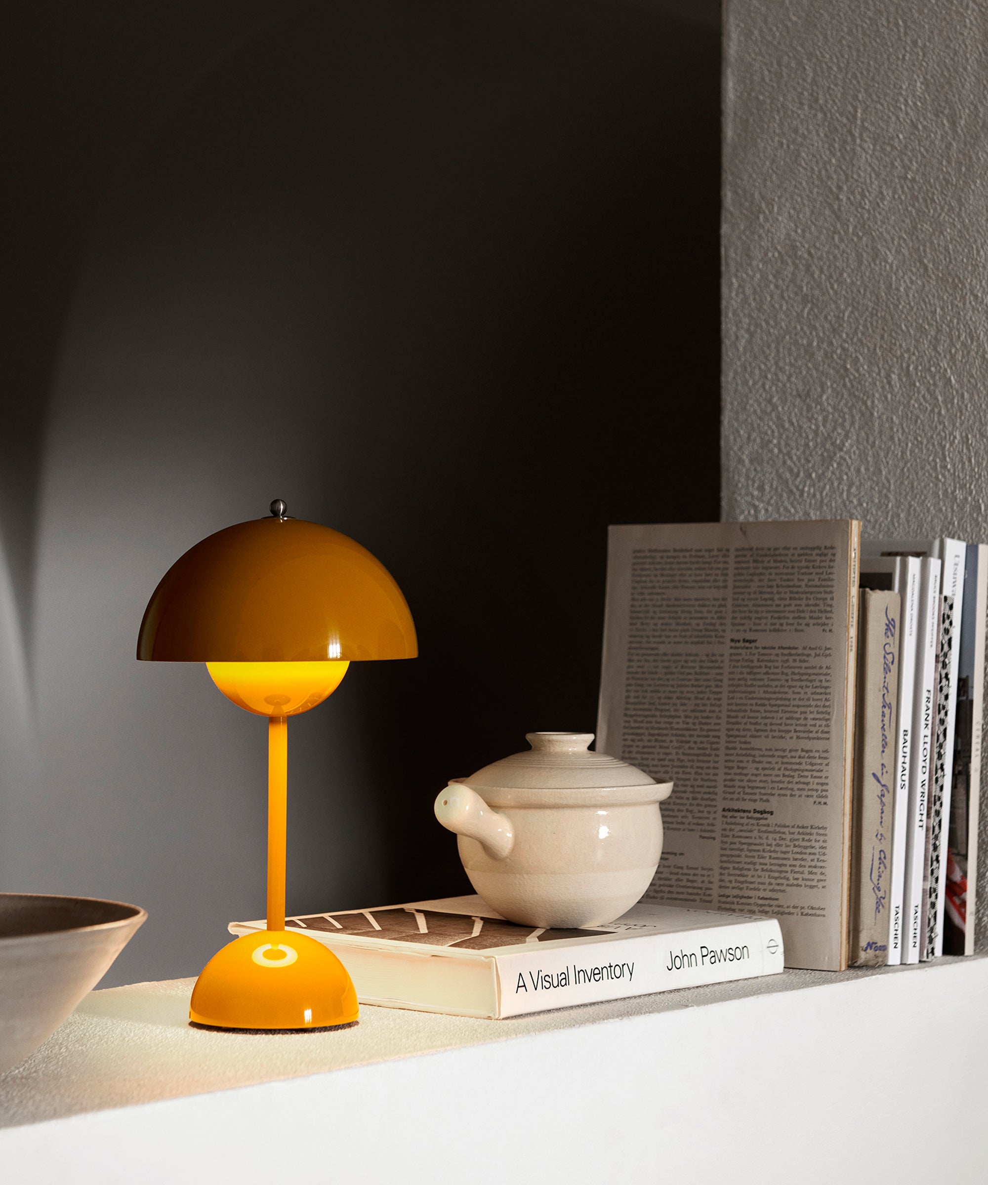 Flowerpot Portable Table Lamp VP9