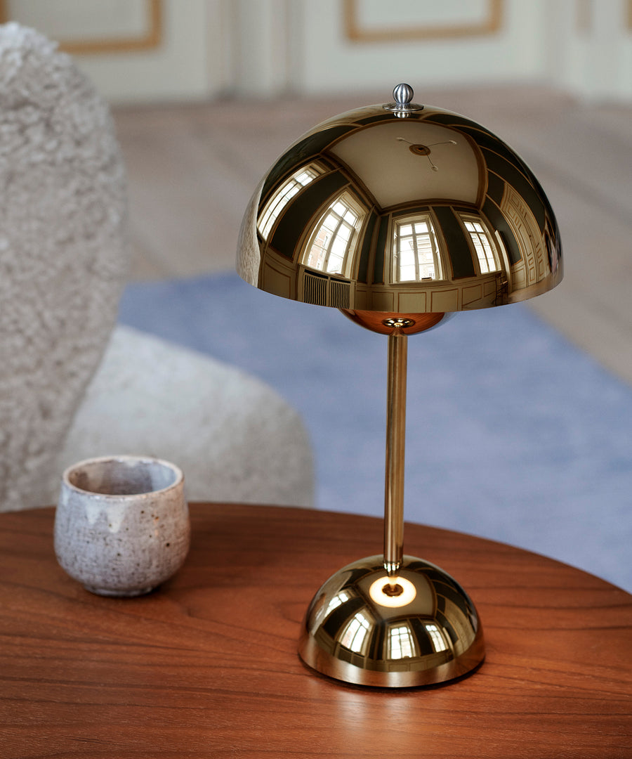 Flowerpot Portable Table Lamp VP9