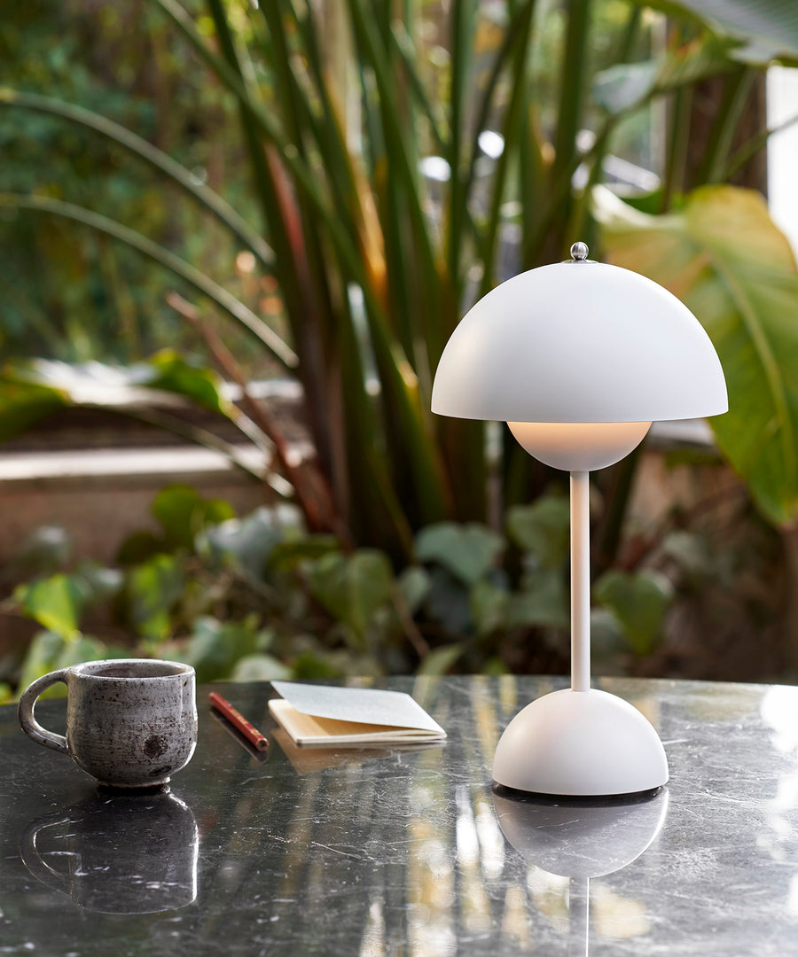 Flowerpot Portable Table Lamp VP9