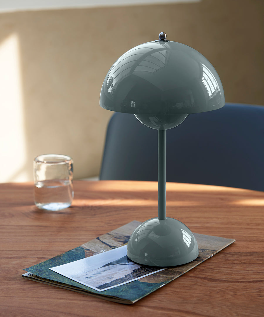 Flowerpot Portable Table Lamp VP9