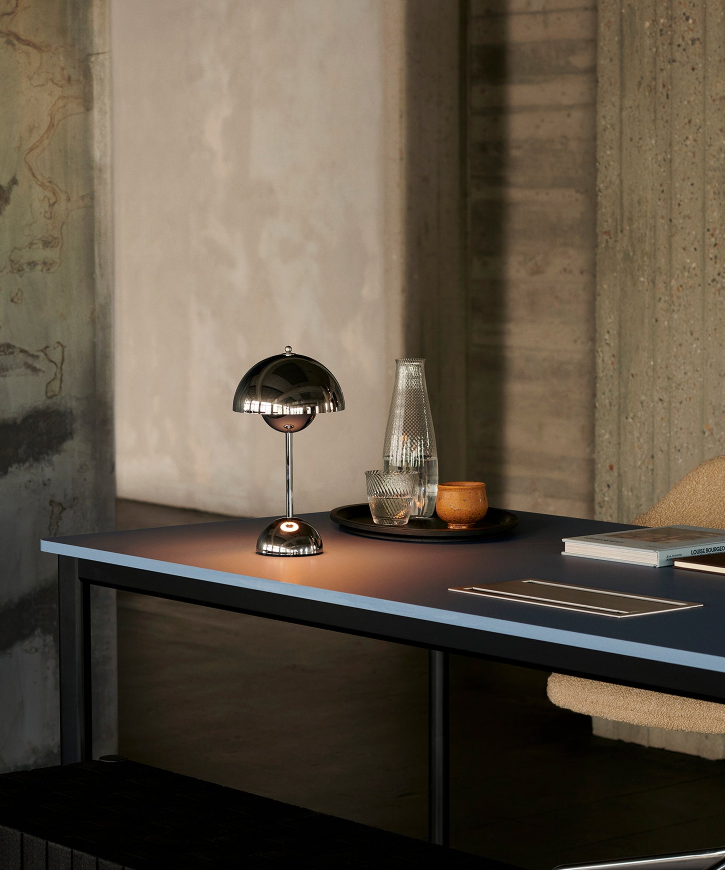 Flowerpot Portable Table Lamp VP9