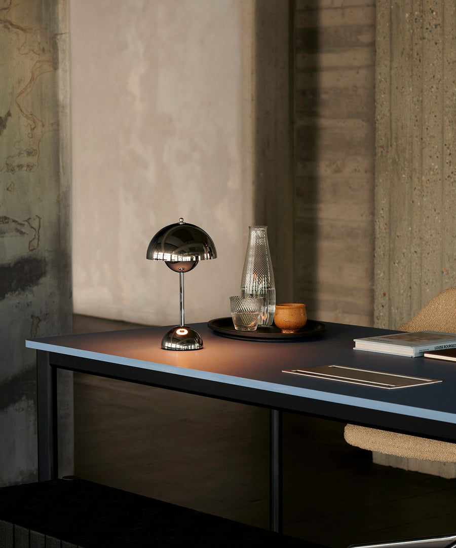 Flowerpot Portable Table Lamp VP9