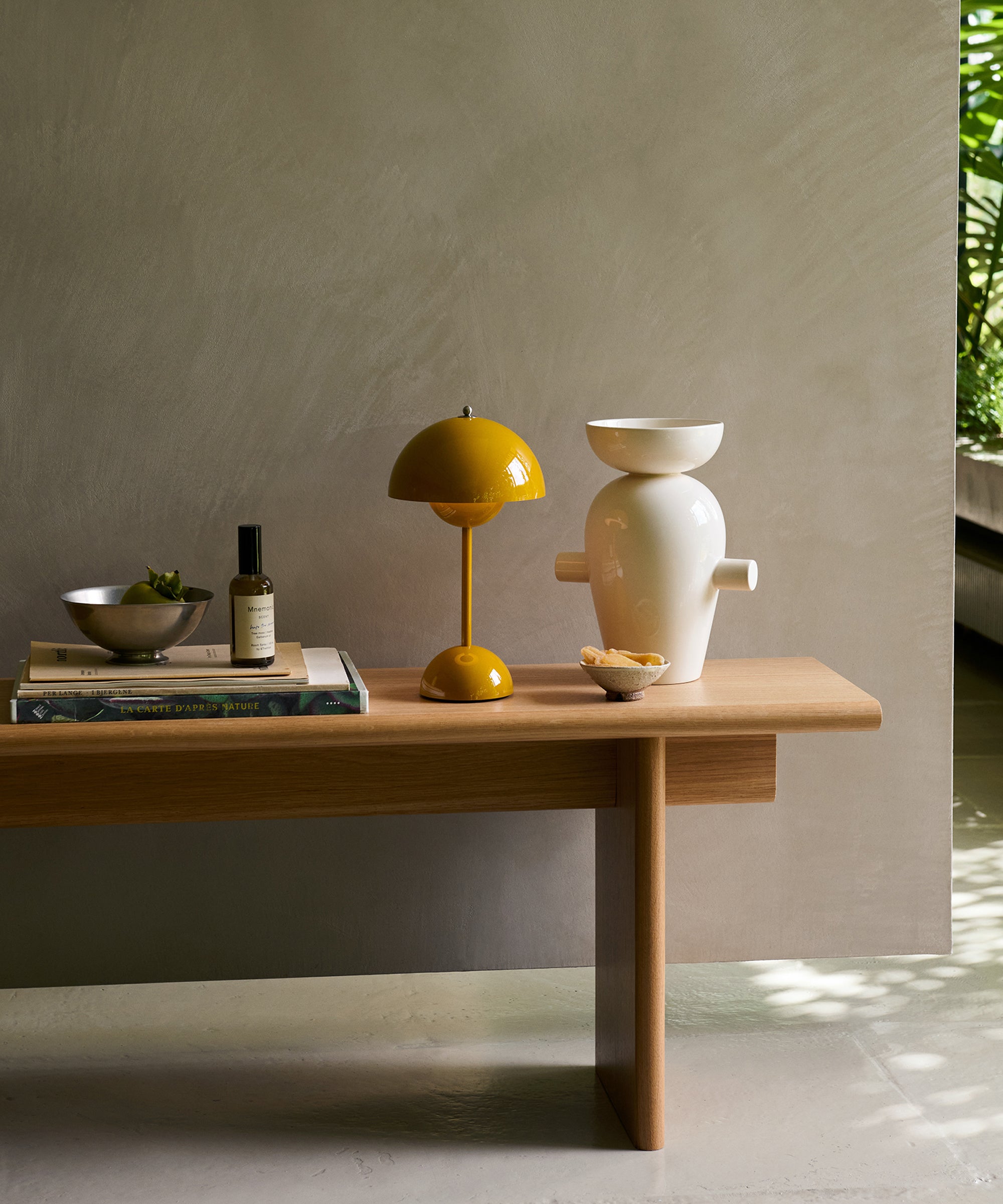 Flowerpot Portable Table Lamp VP9