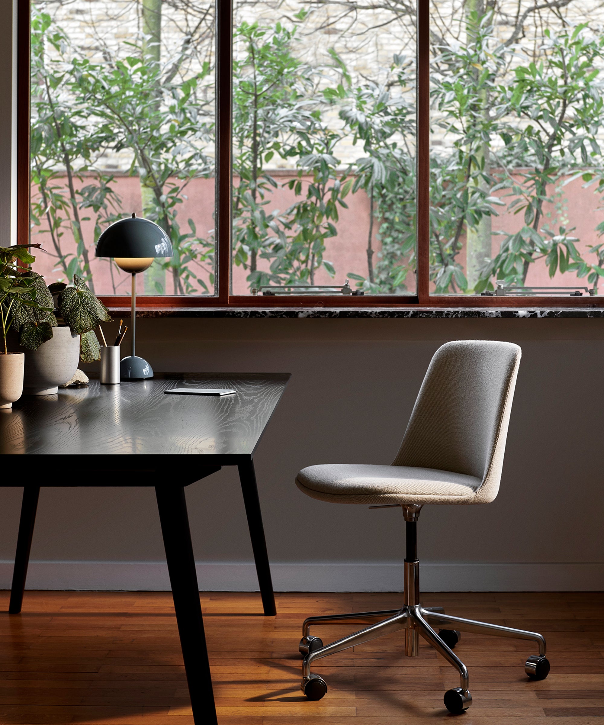 Flowerpot Table Lamp VP3