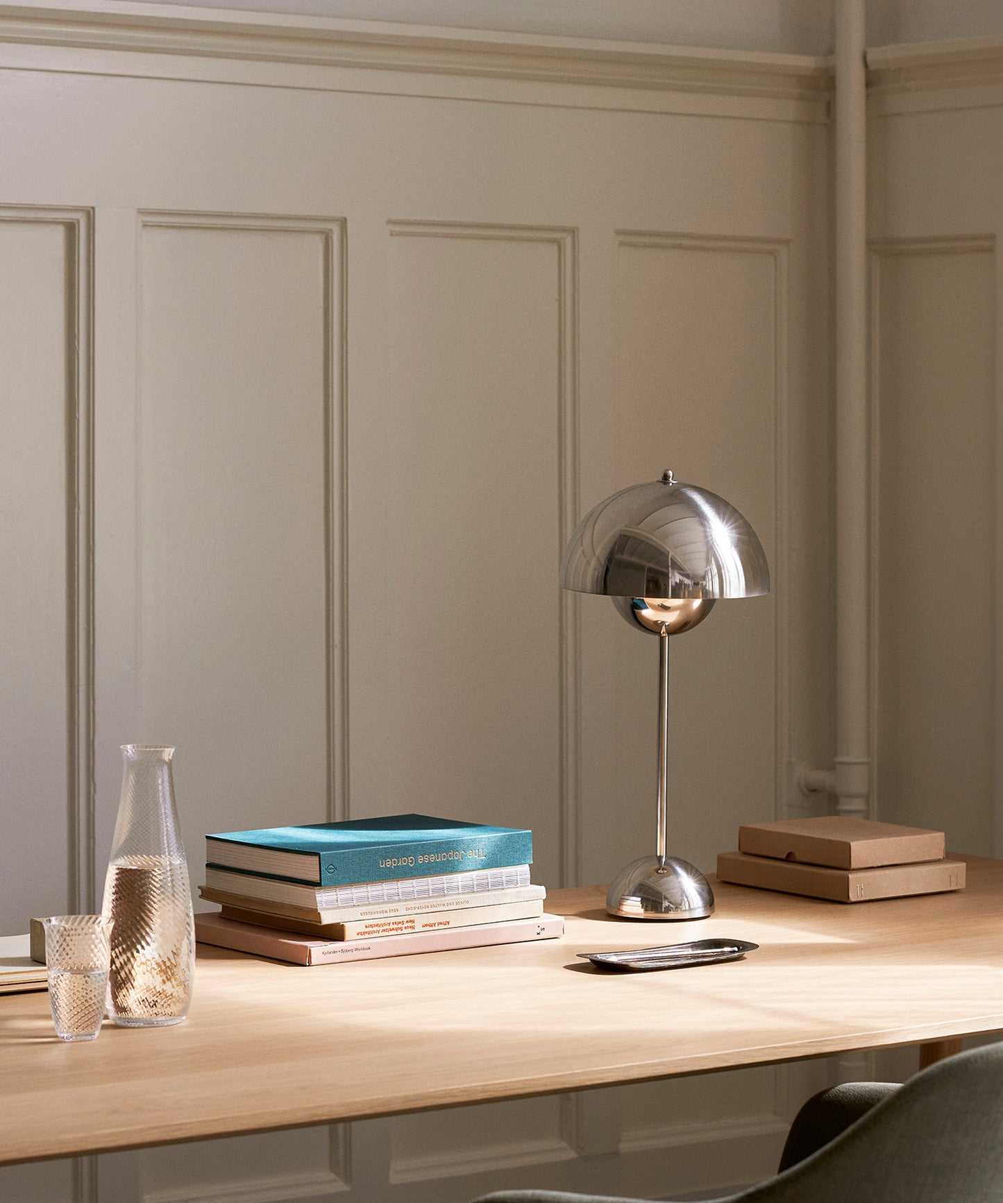 Flowerpot Table Lamp VP3