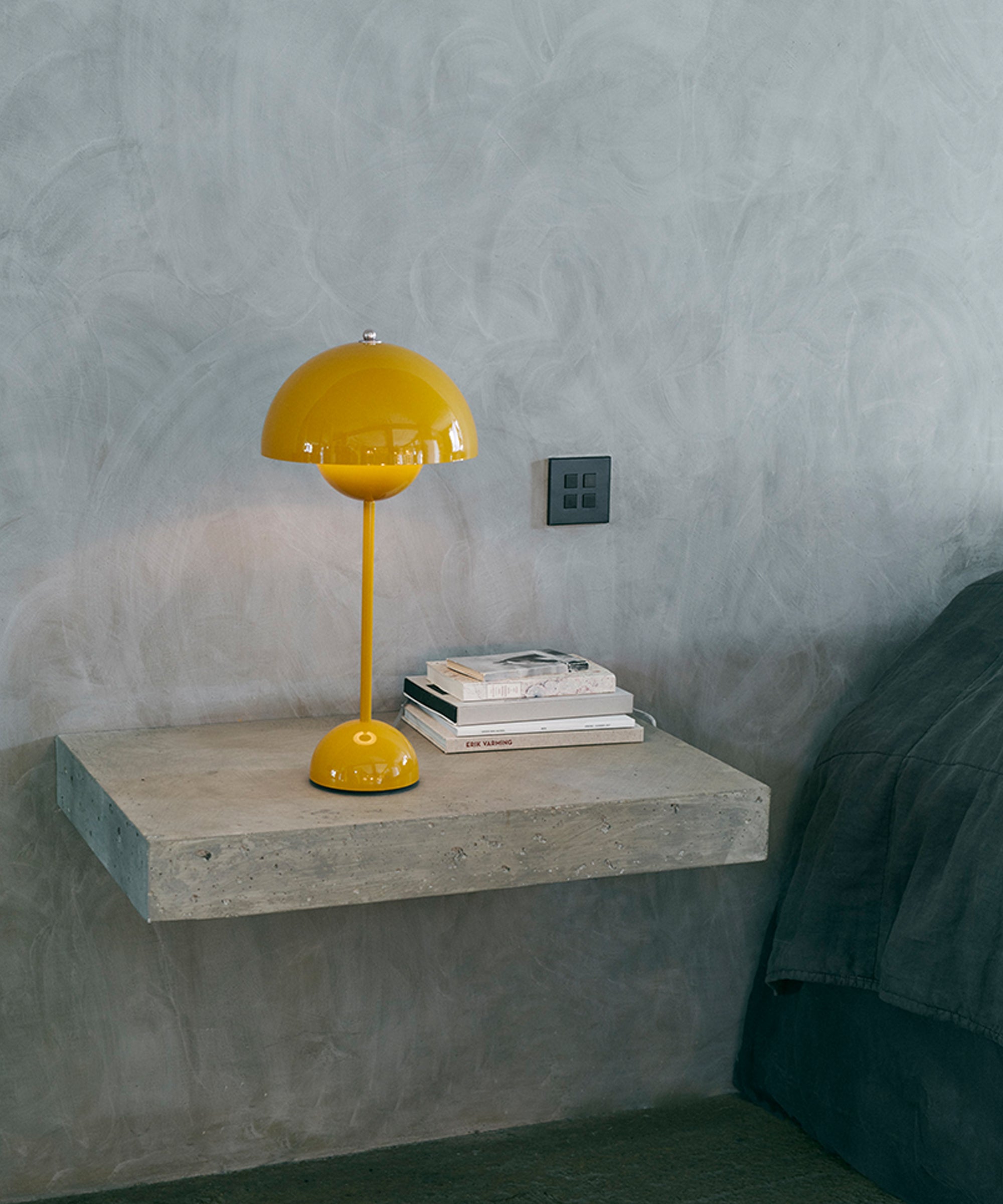 Flowerpot Table Lamp VP3