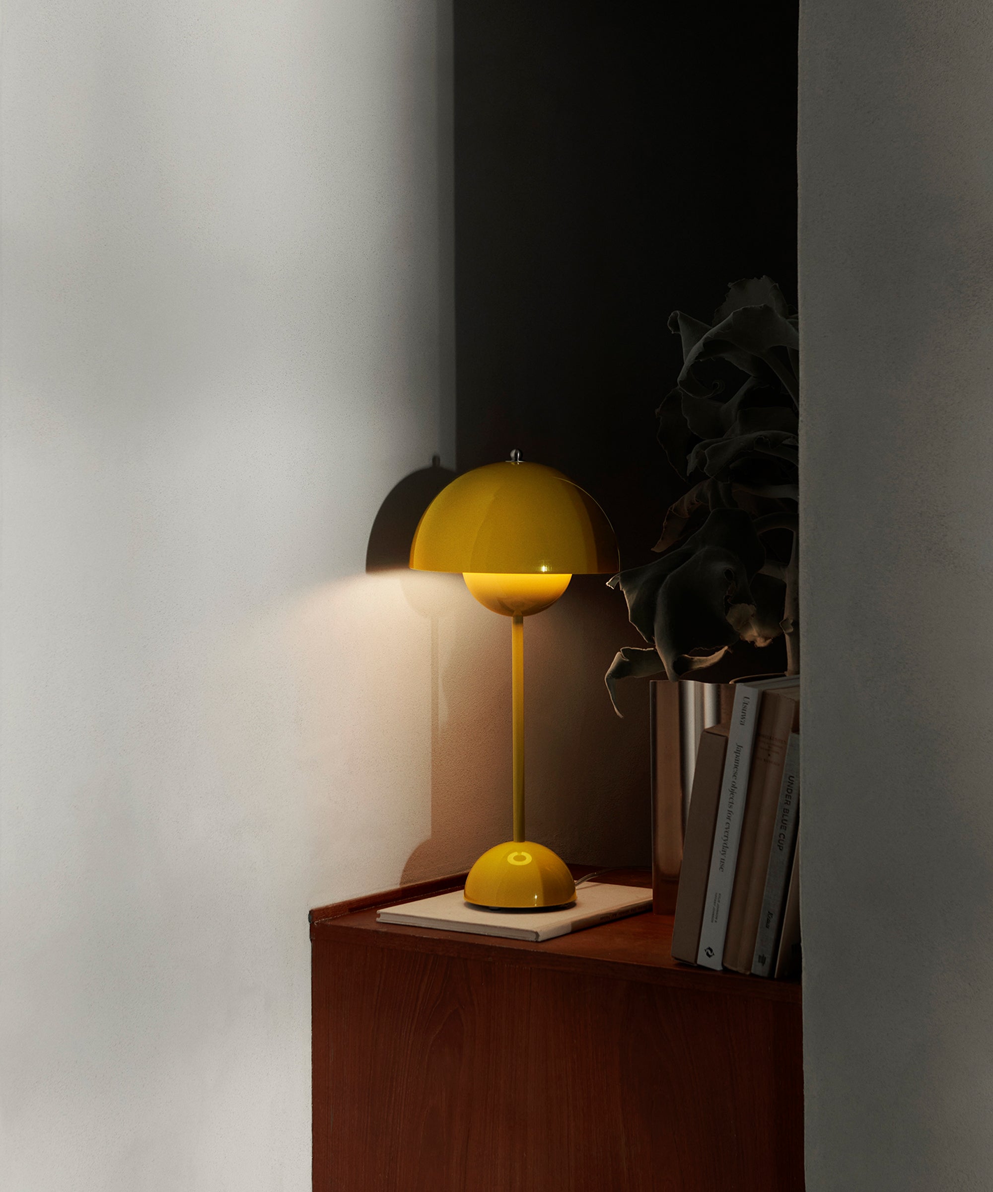 Flowerpot Table Lamp VP3