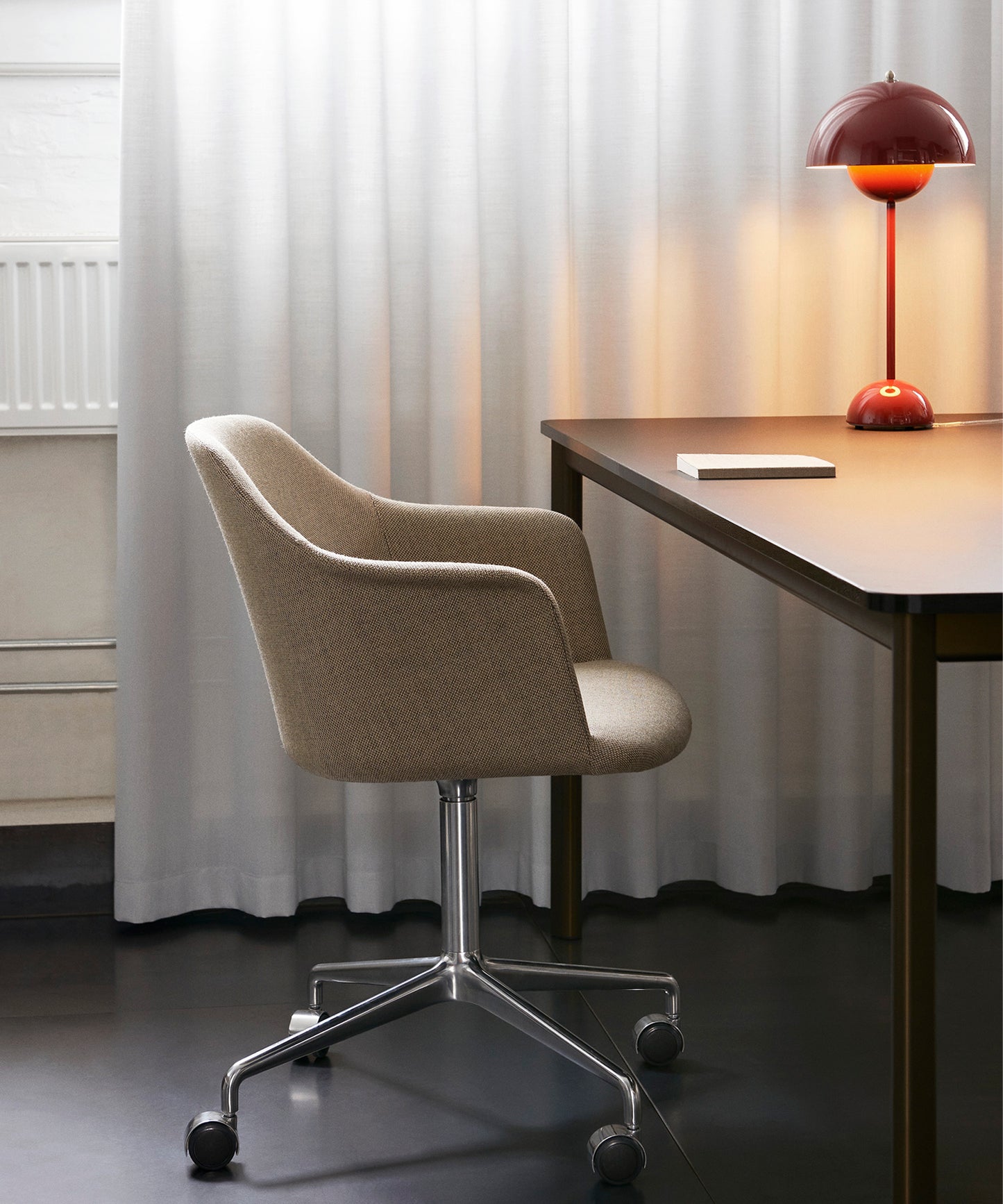 Flowerpot Table Lamp VP3