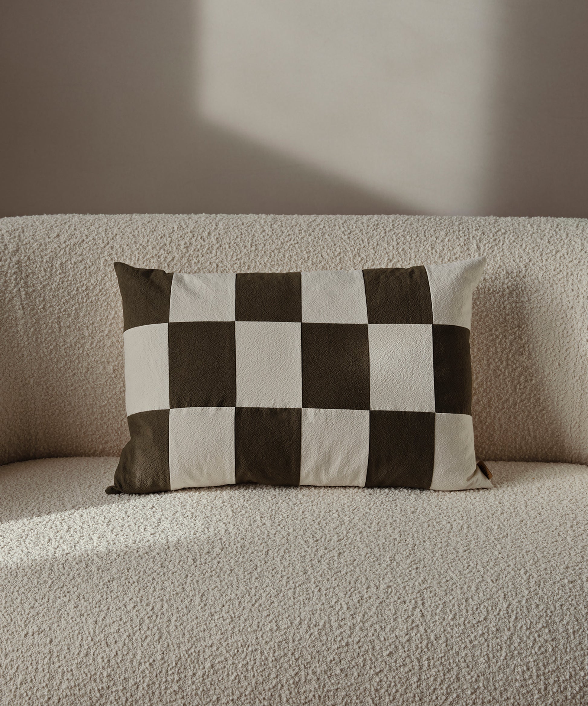 fold-patchwork-cushion-04