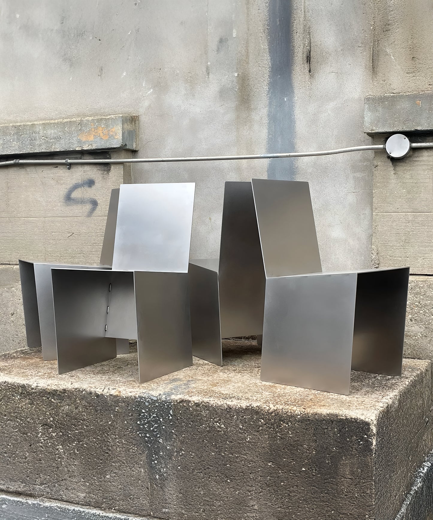 L Chair