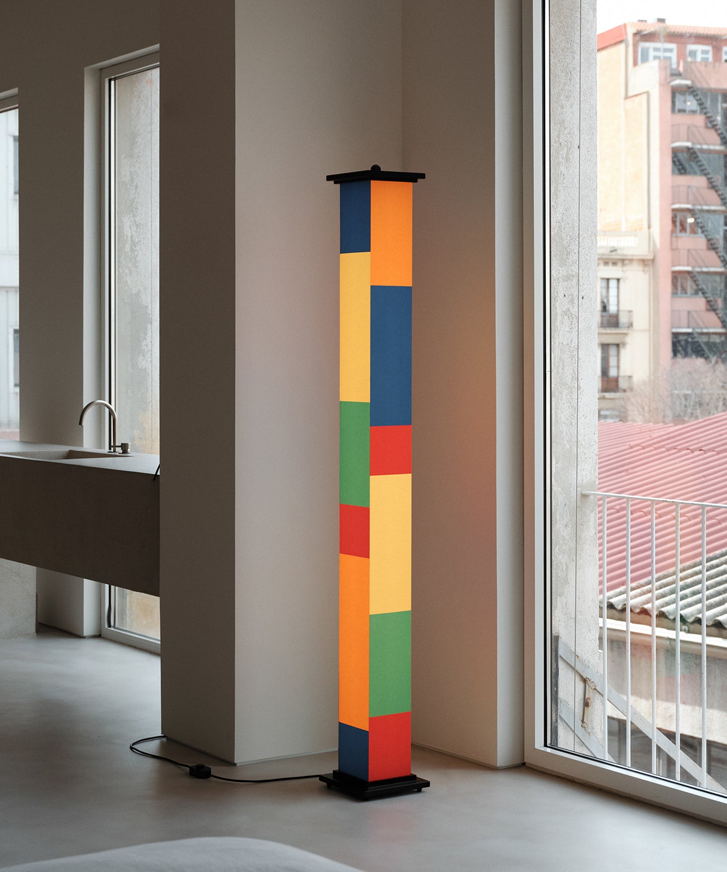 La Bella Durmiente Floor Lamp
