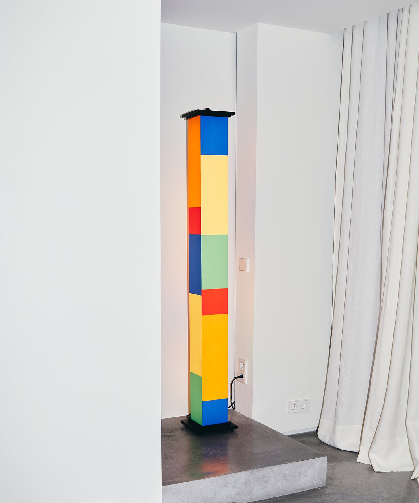 La Bella Durmiente Floor Lamp