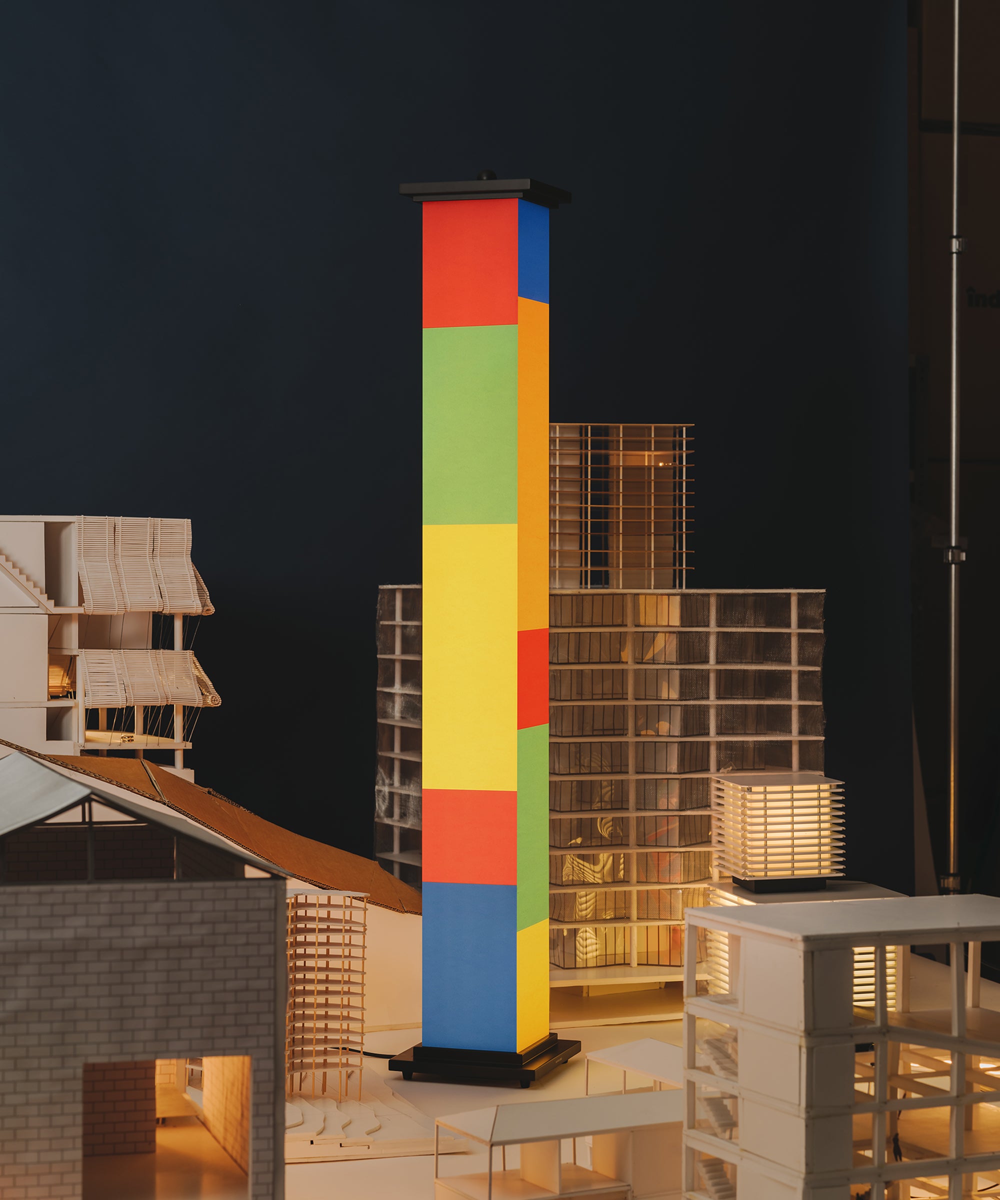 La Bella Durmiente Floor Lamp
