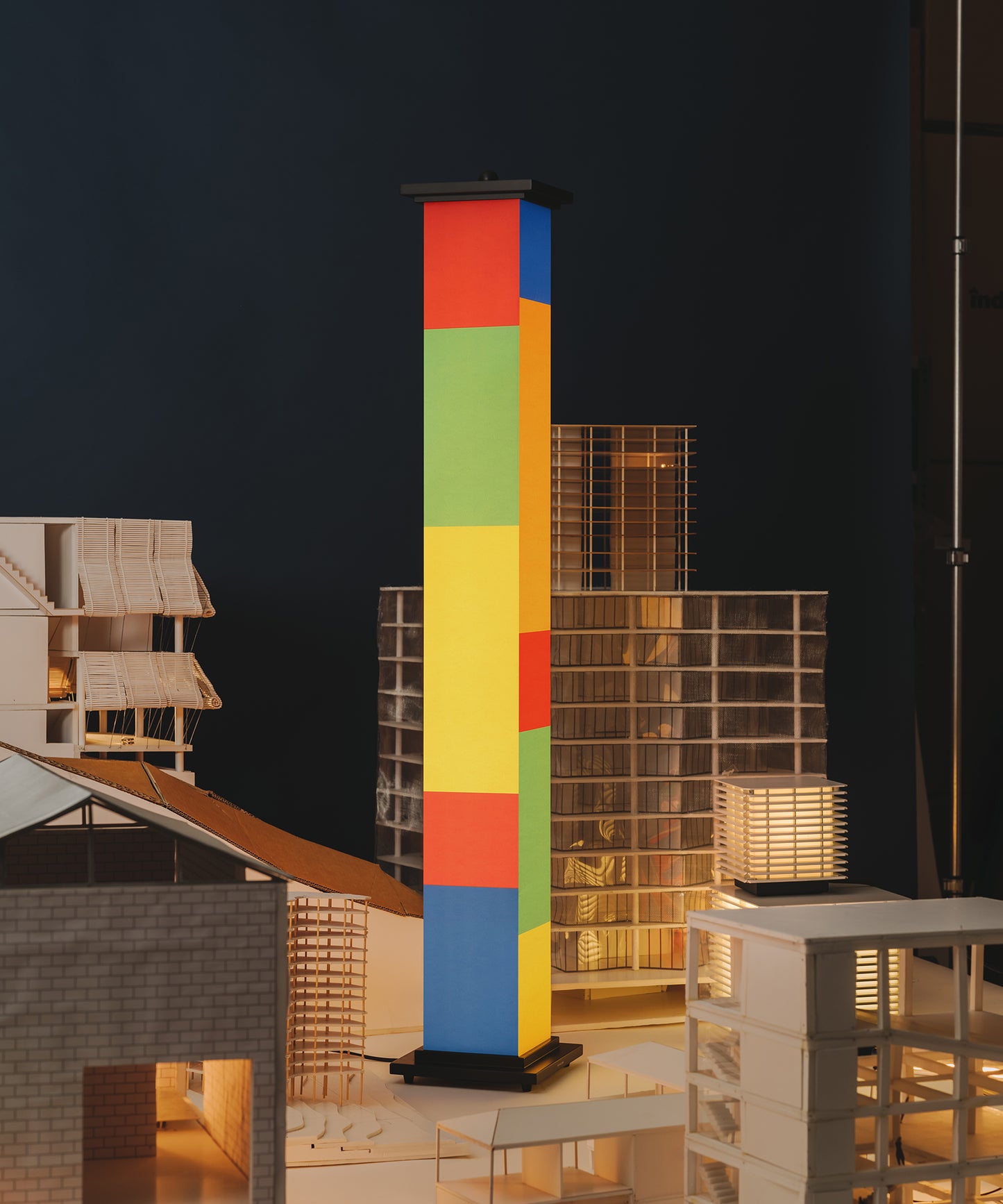 La Bella Durmiente Floor Lamp