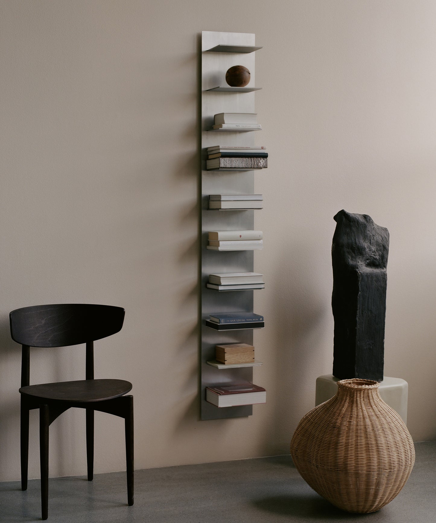 Lager Wall Shelf Tall