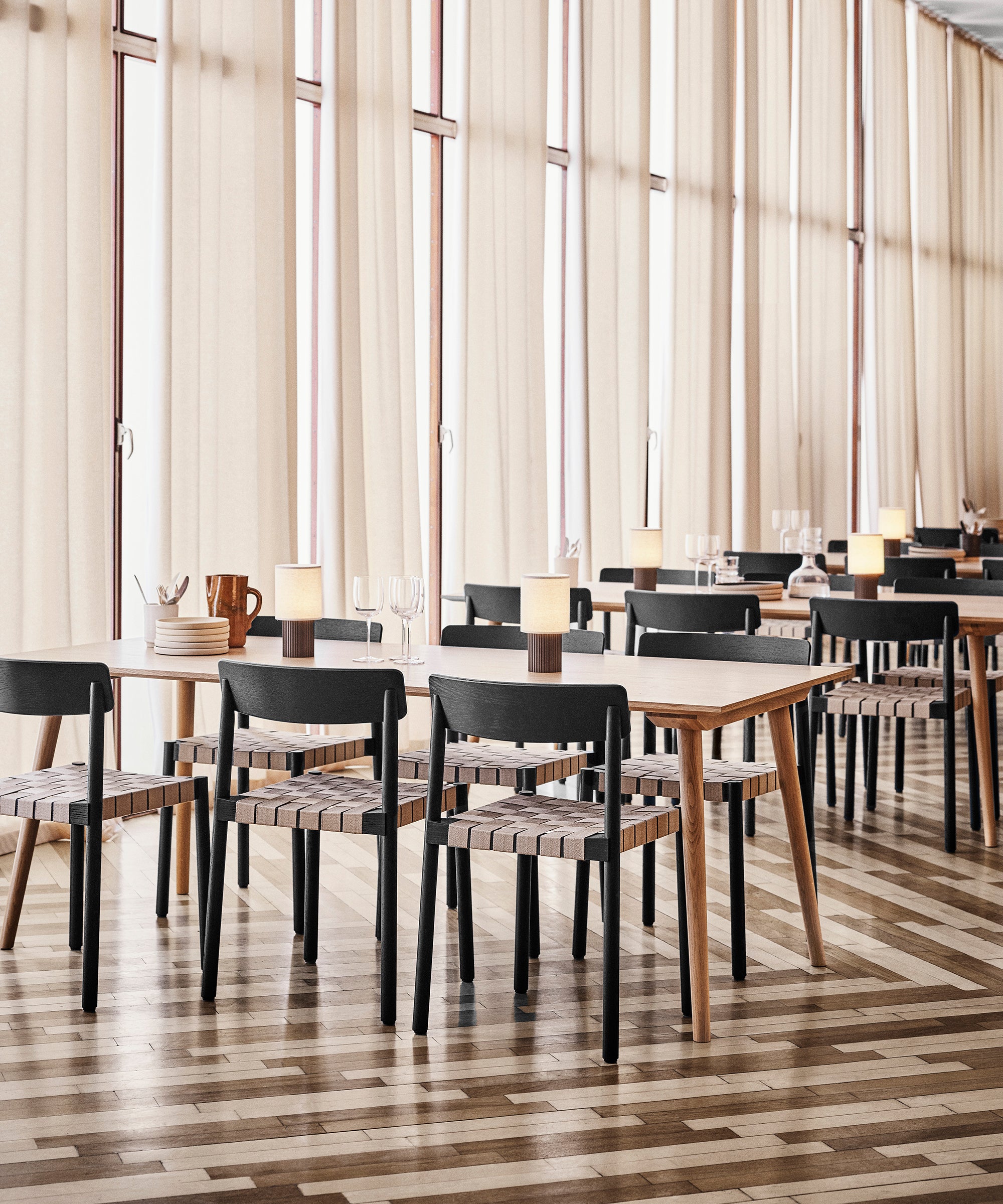 Manhattan Portable Lamp SC52