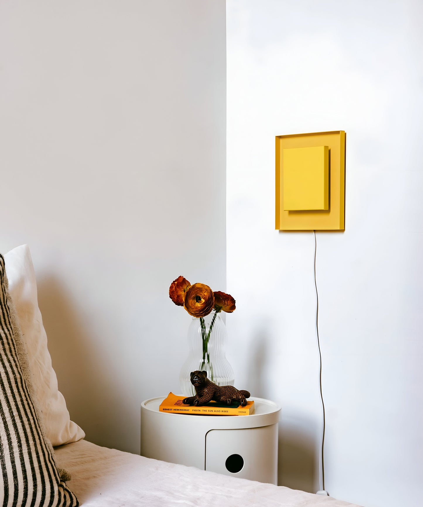 Mira Sconce