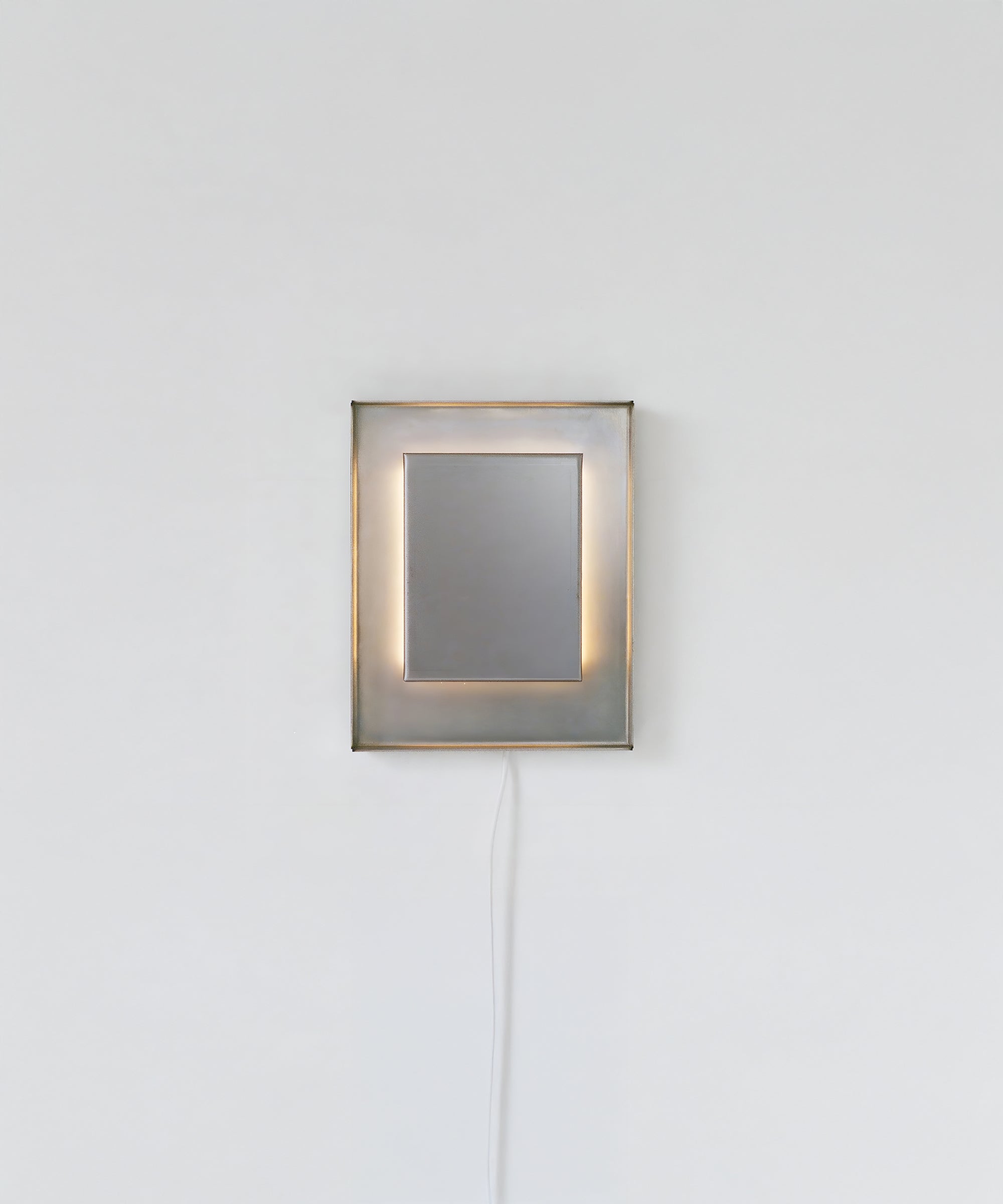 Mira Sconce