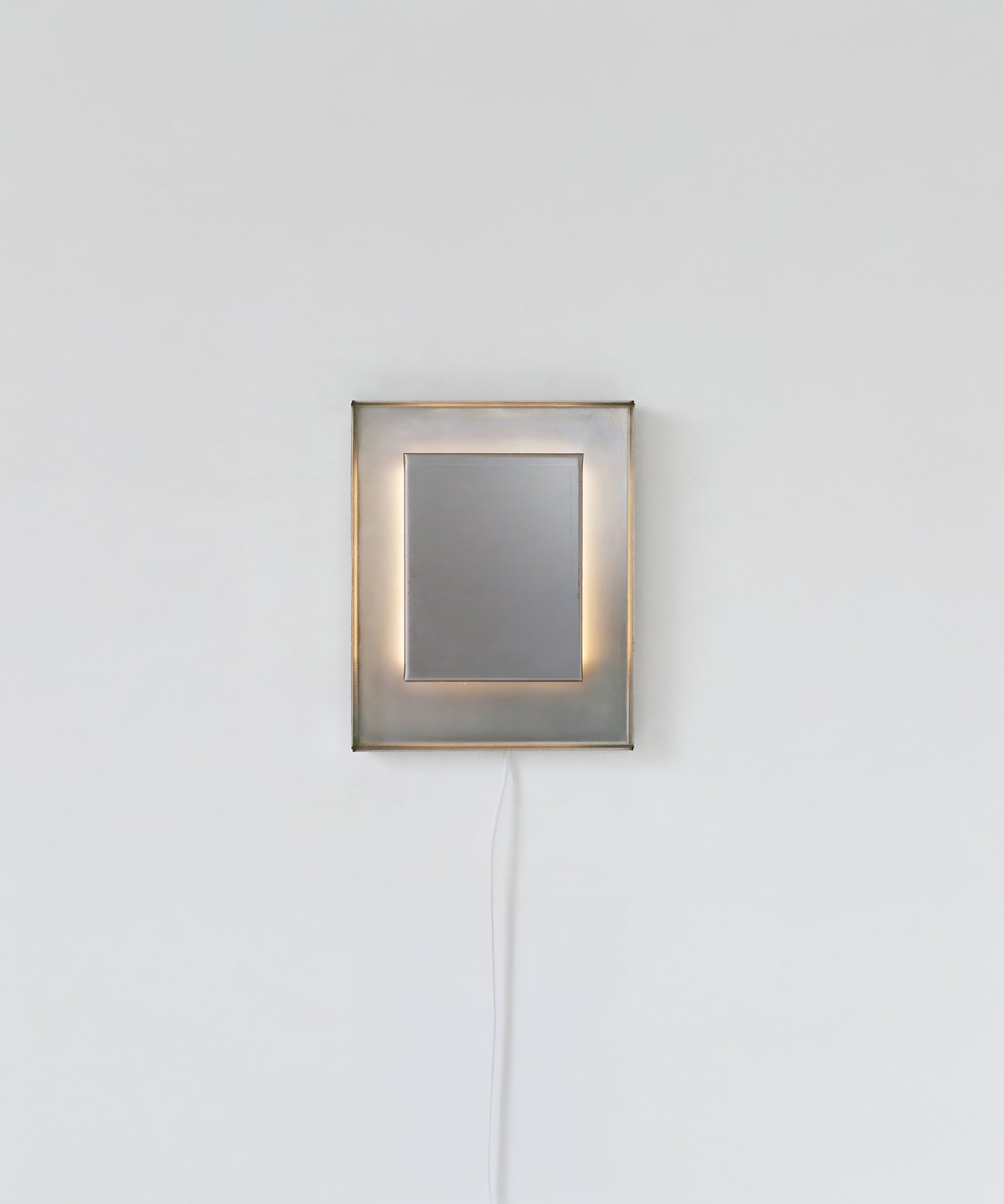 Mira Sconce