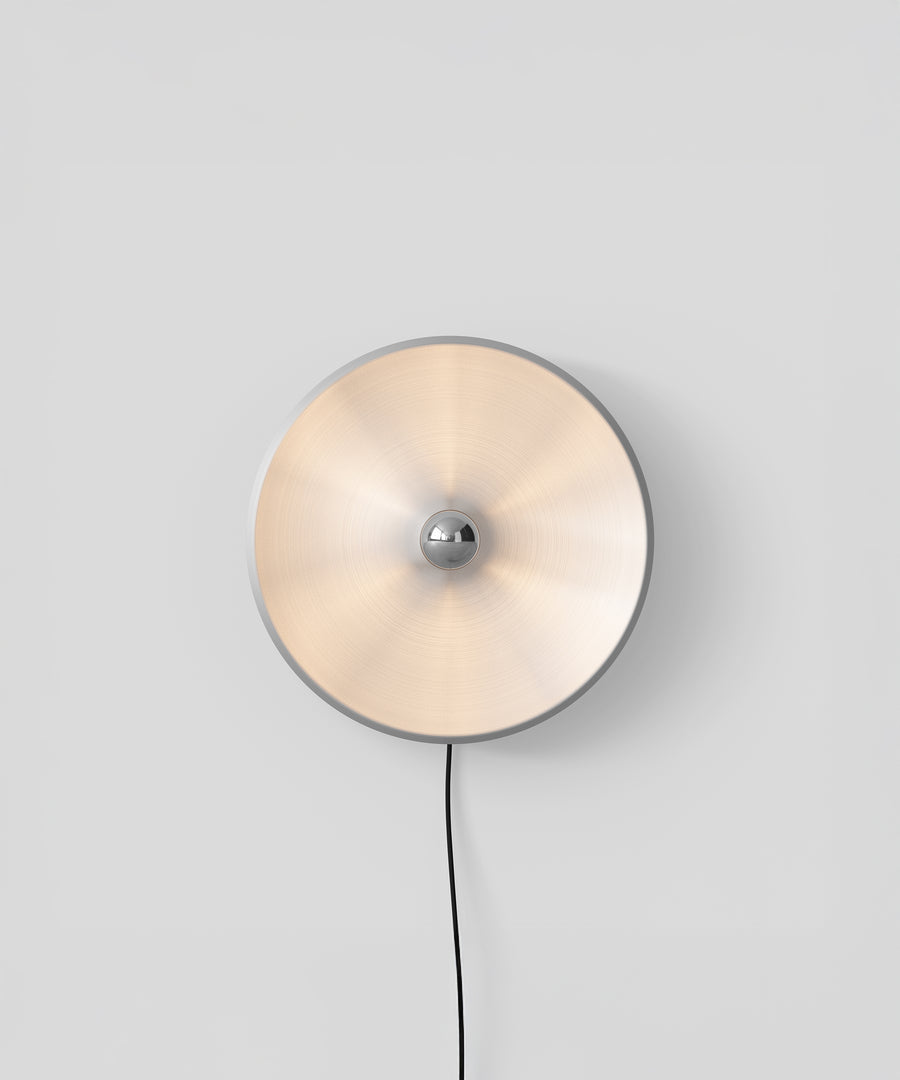 Model 262 Wall Lamp