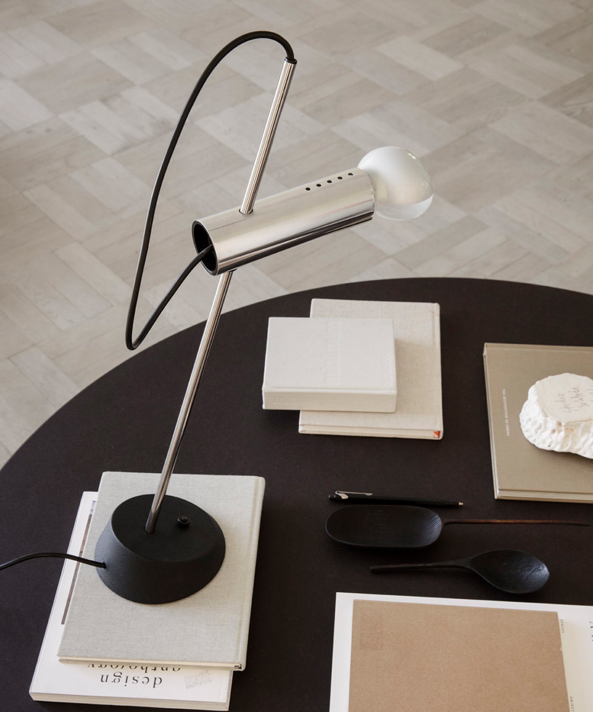 Model 566 Table Lamp