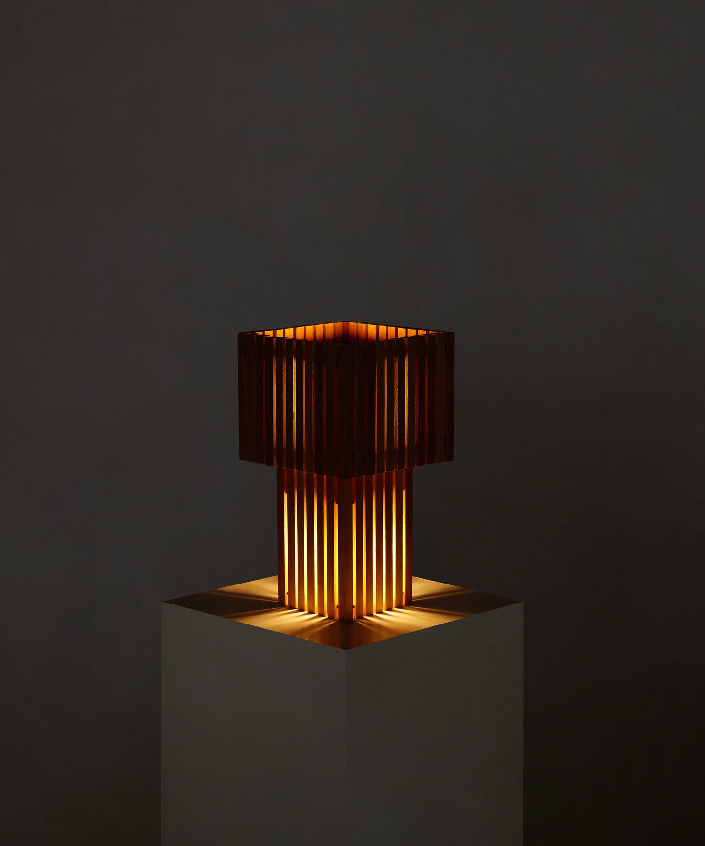 Parállilo Table Lamp