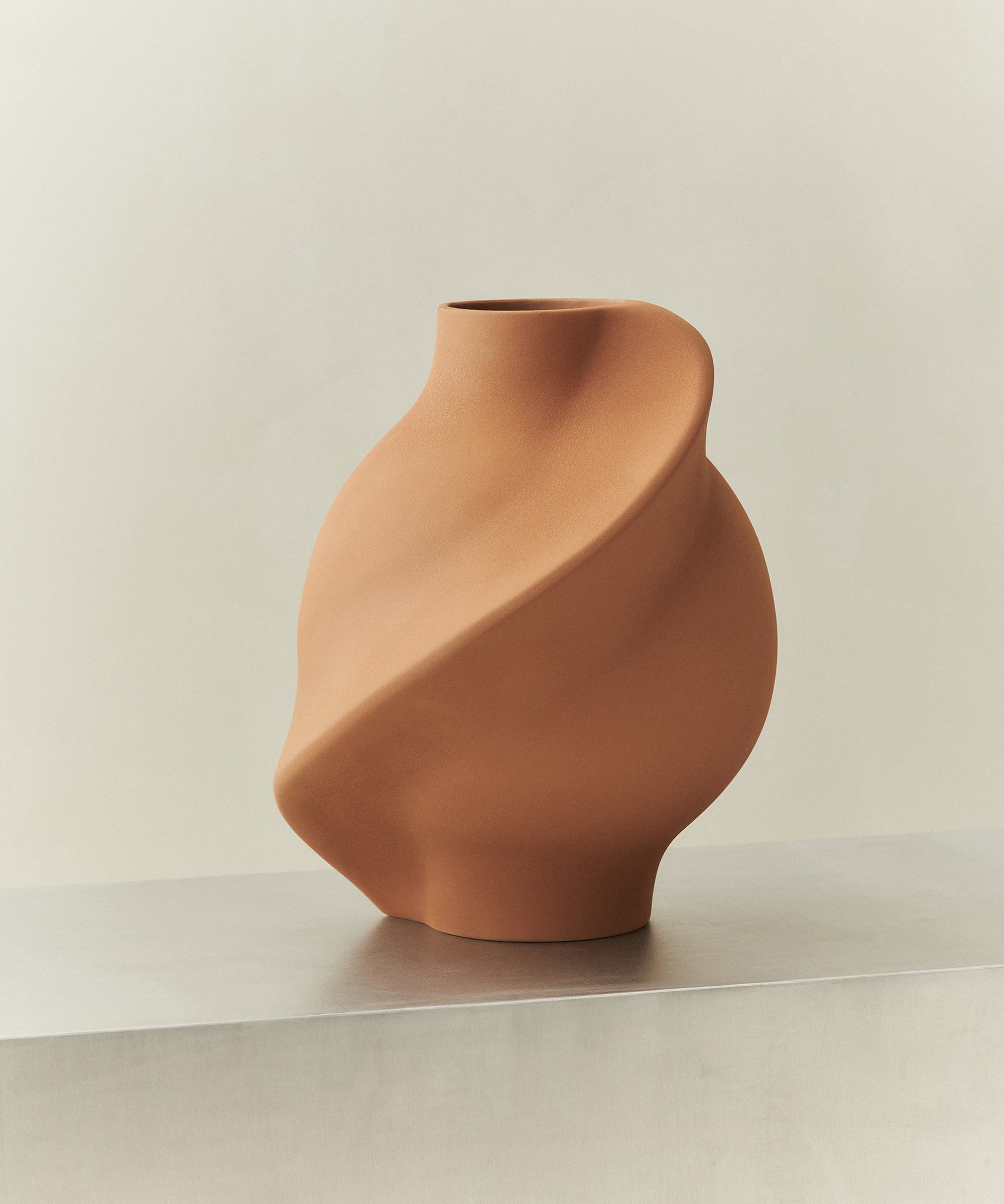 Pirout Vase 01