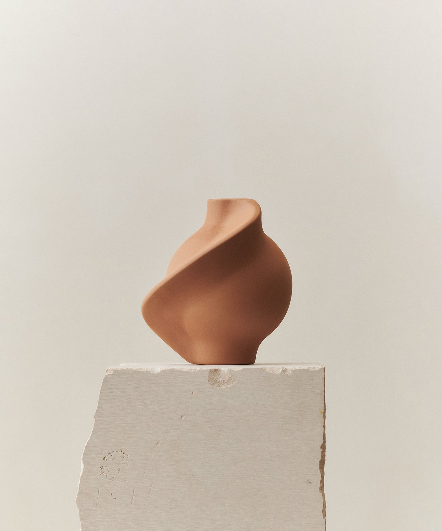 Pirout Vase 01