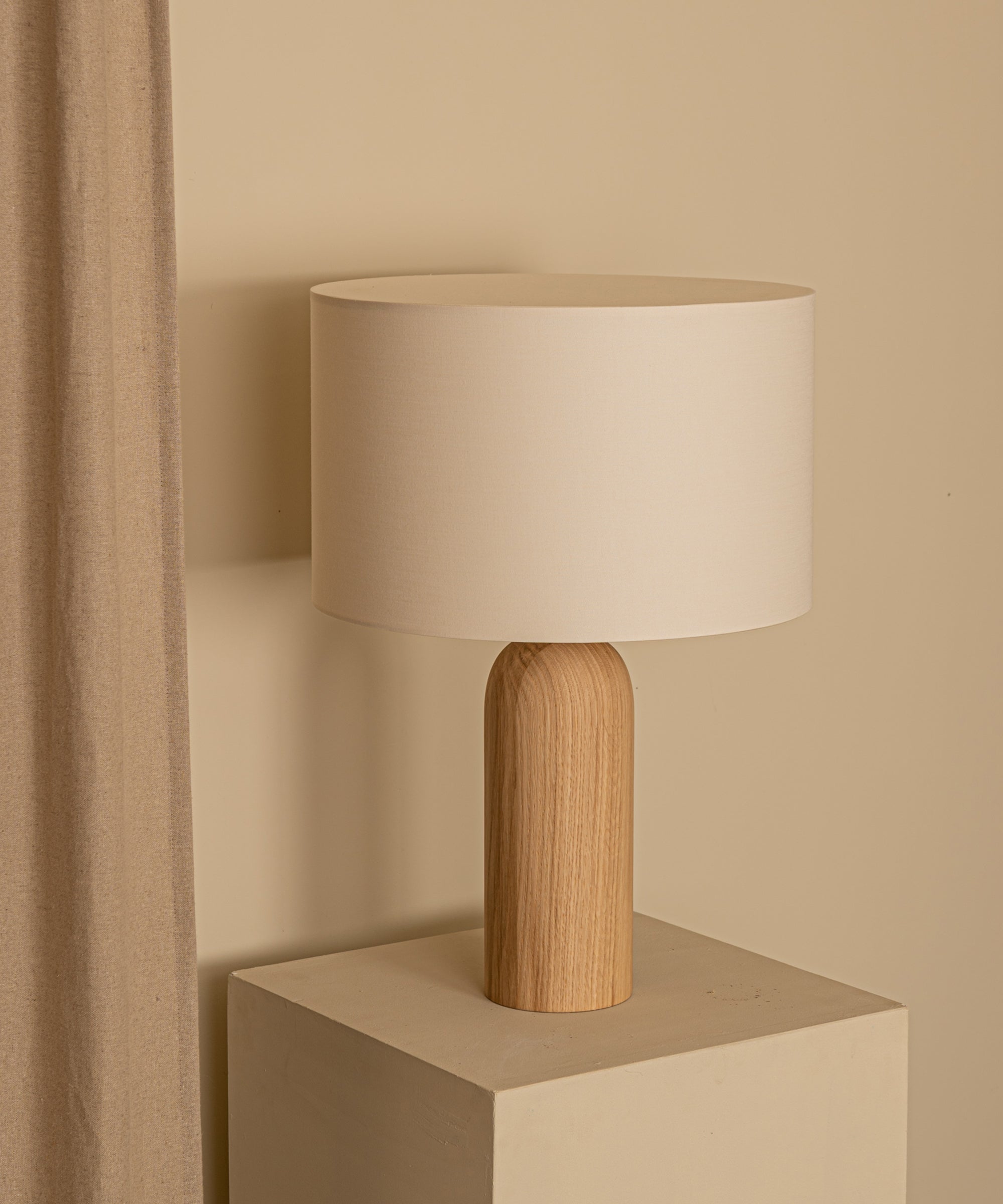 Pura Table Lamp