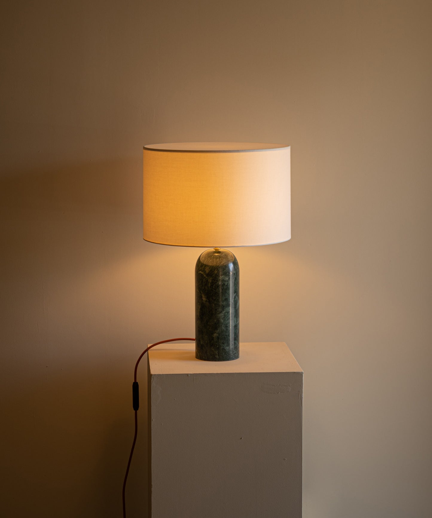 Pura Table Lamp
