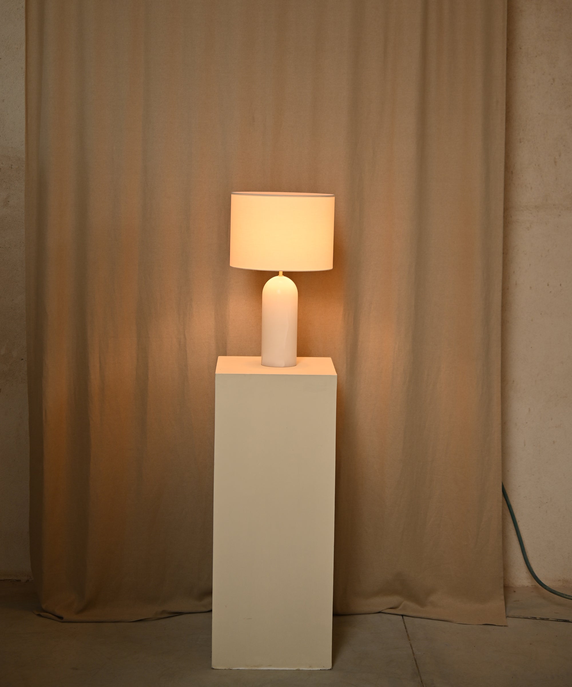 Pura Table Lamp