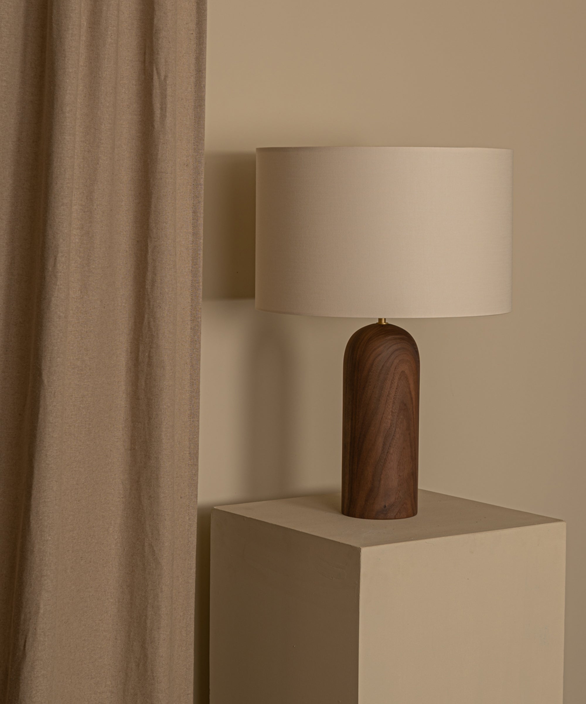 Pura Table Lamp