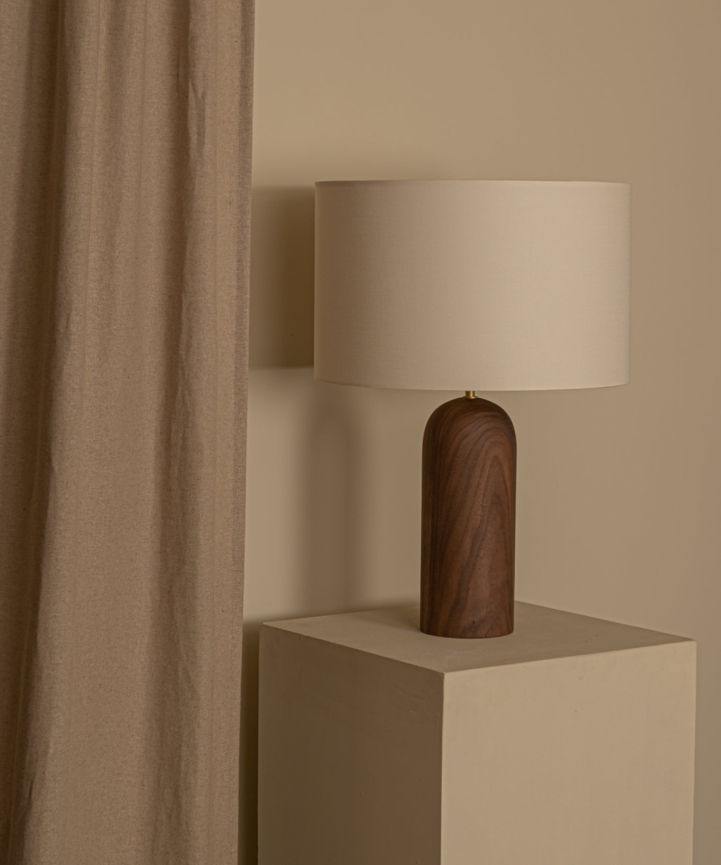 Pura Table Lamp