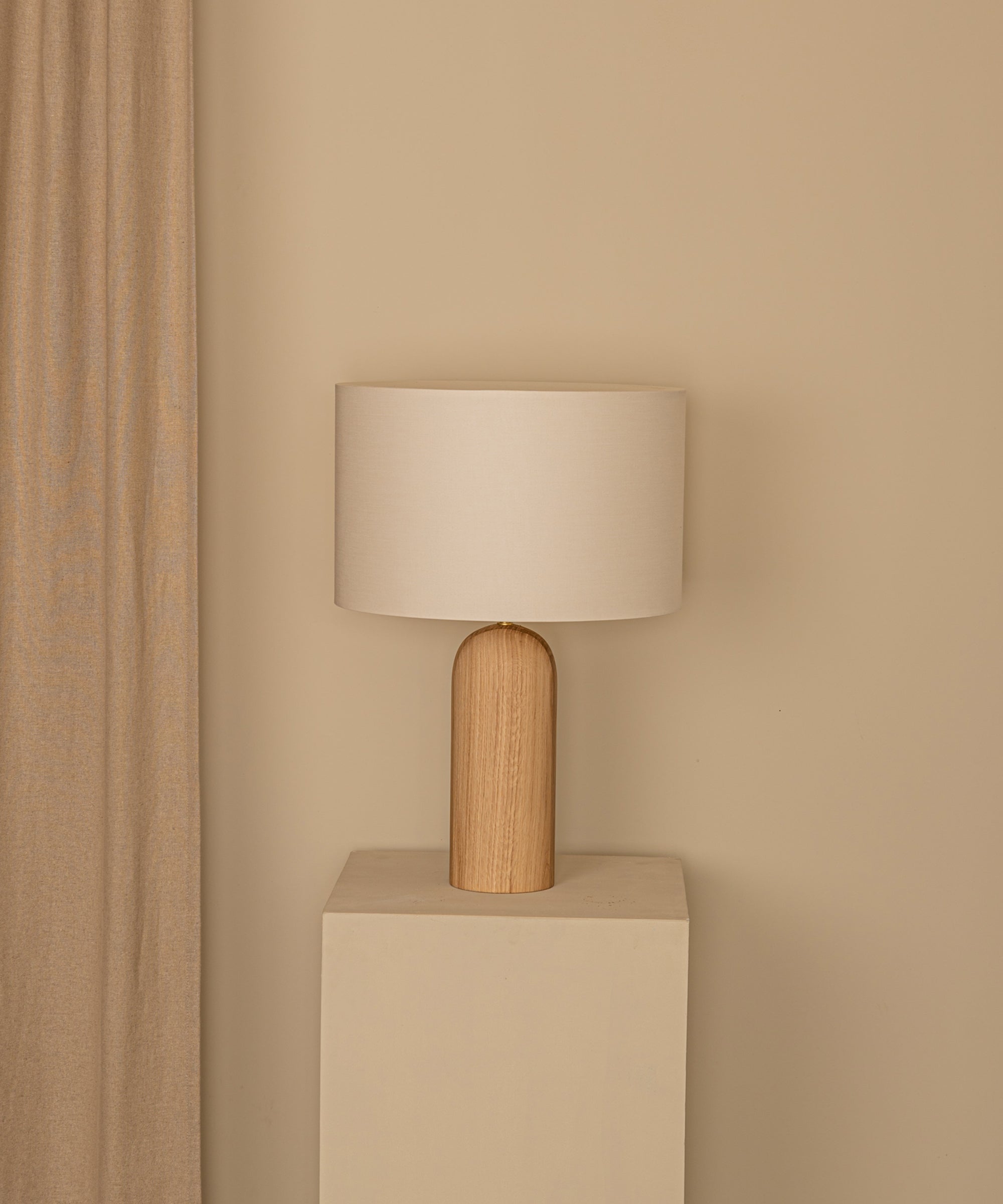 Pura Table Lamp